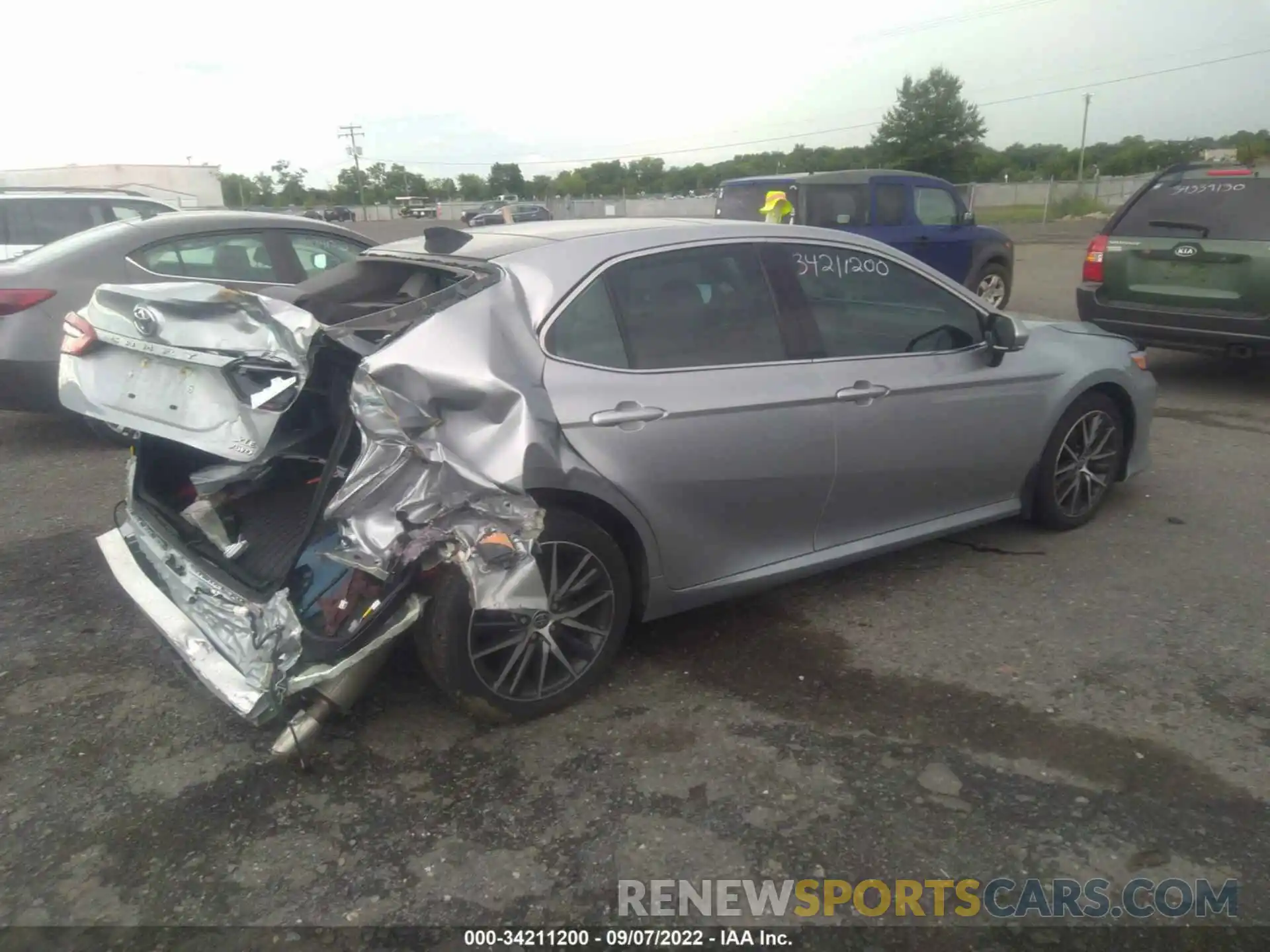 4 Photograph of a damaged car 4T1F11BK2MU045611 TOYOTA CAMRY 2021