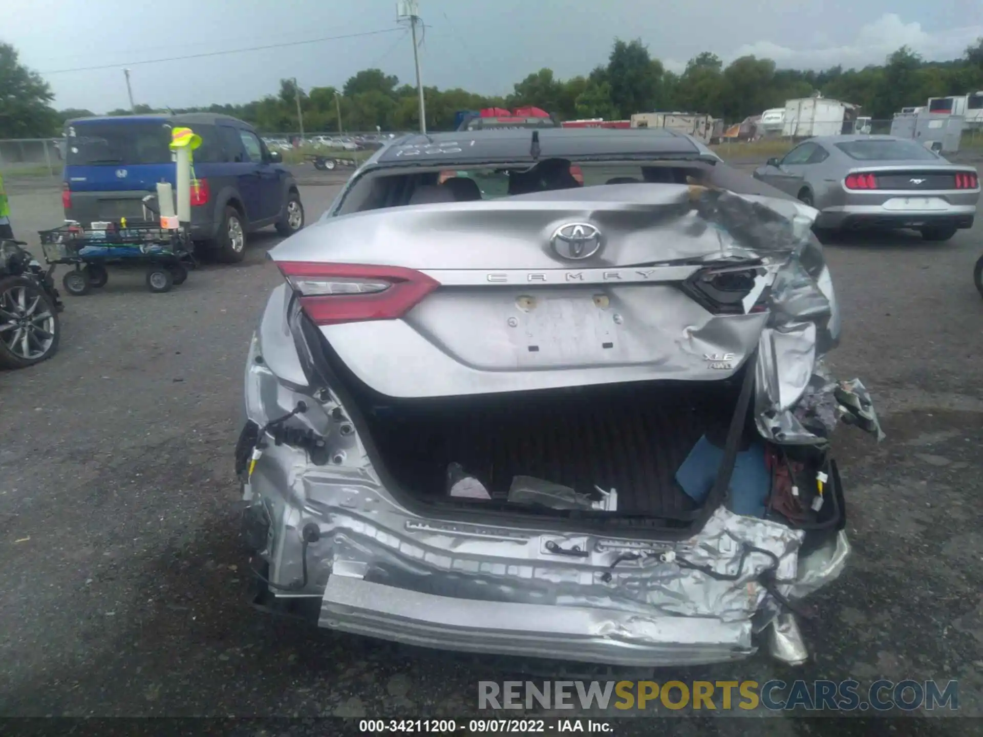 6 Photograph of a damaged car 4T1F11BK2MU045611 TOYOTA CAMRY 2021