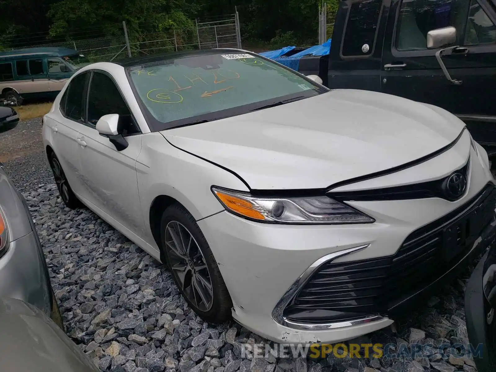 1 Photograph of a damaged car 4T1F11BK3MU030647 TOYOTA CAMRY 2021