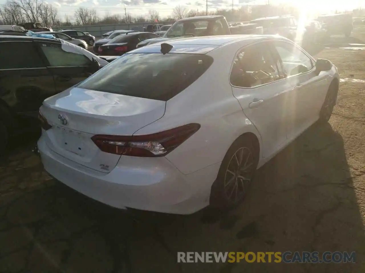 4 Photograph of a damaged car 4T1F11BK4MU027417 TOYOTA CAMRY 2021