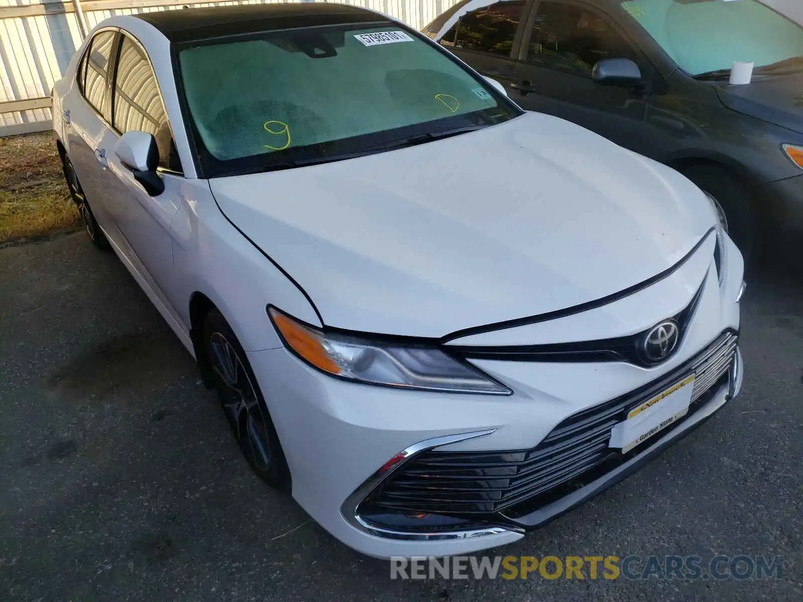 1 Photograph of a damaged car 4T1F11BK5MU035476 TOYOTA CAMRY 2021