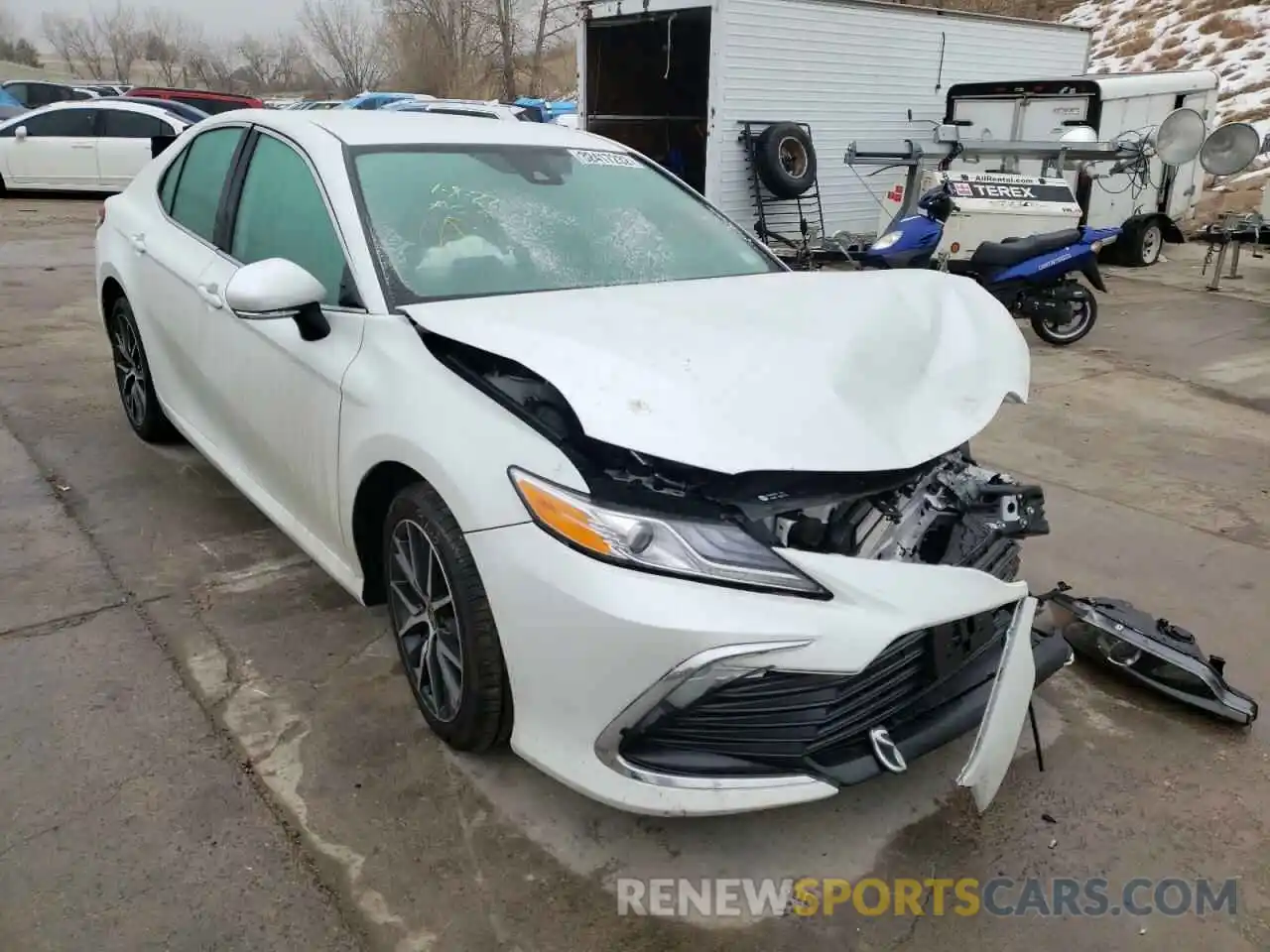 1 Photograph of a damaged car 4T1F11BK5MU039172 TOYOTA CAMRY 2021