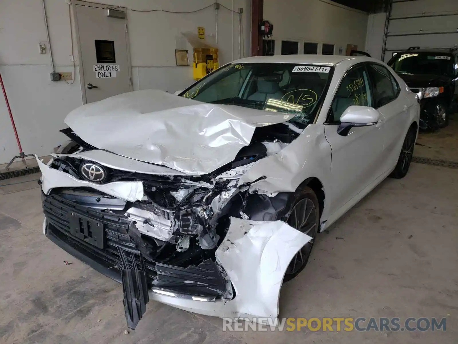 2 Photograph of a damaged car 4T1F11BK6MU033509 TOYOTA CAMRY 2021