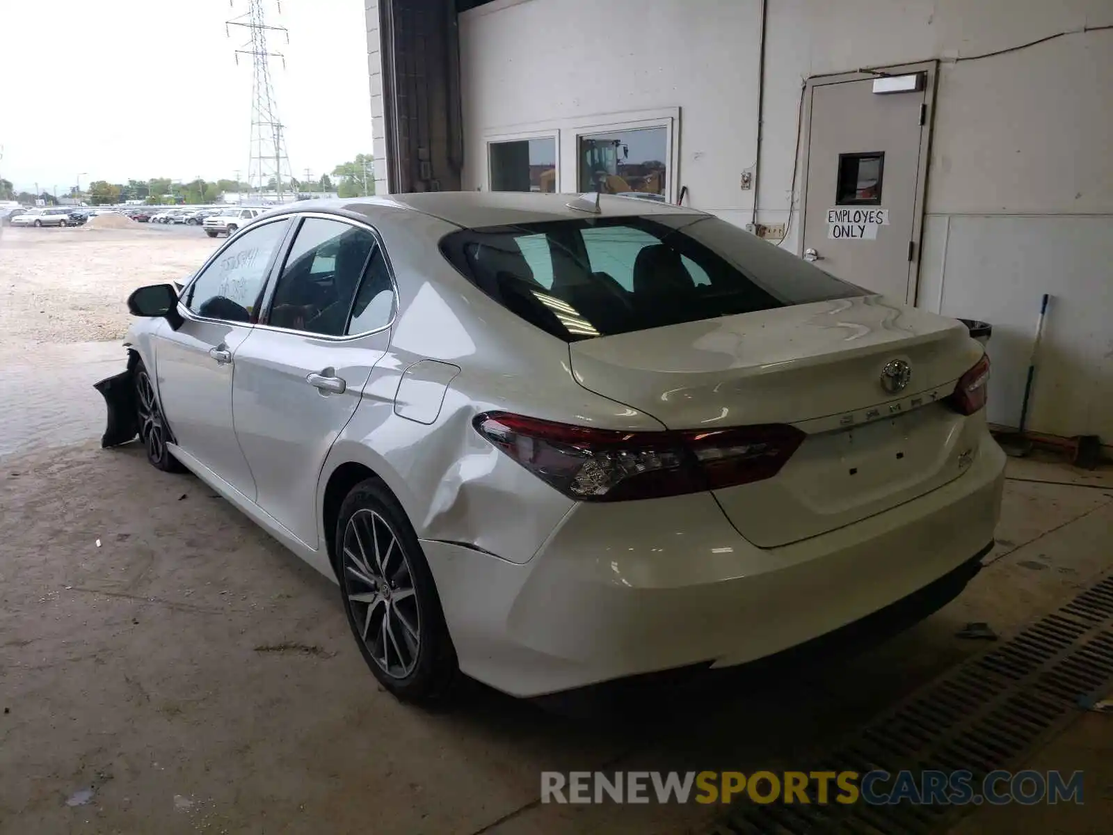 3 Photograph of a damaged car 4T1F11BK6MU033509 TOYOTA CAMRY 2021