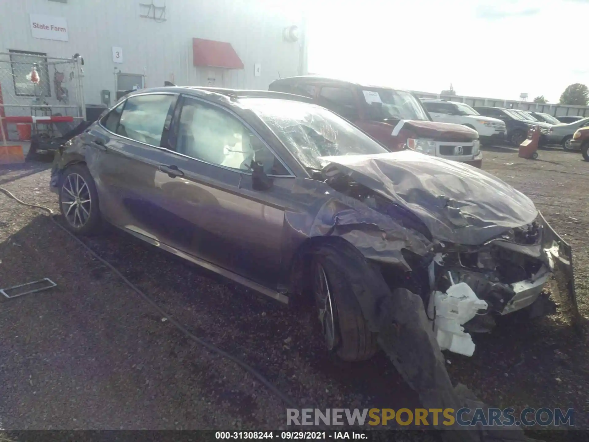 1 Photograph of a damaged car 4T1F11BK6MU042498 TOYOTA CAMRY 2021