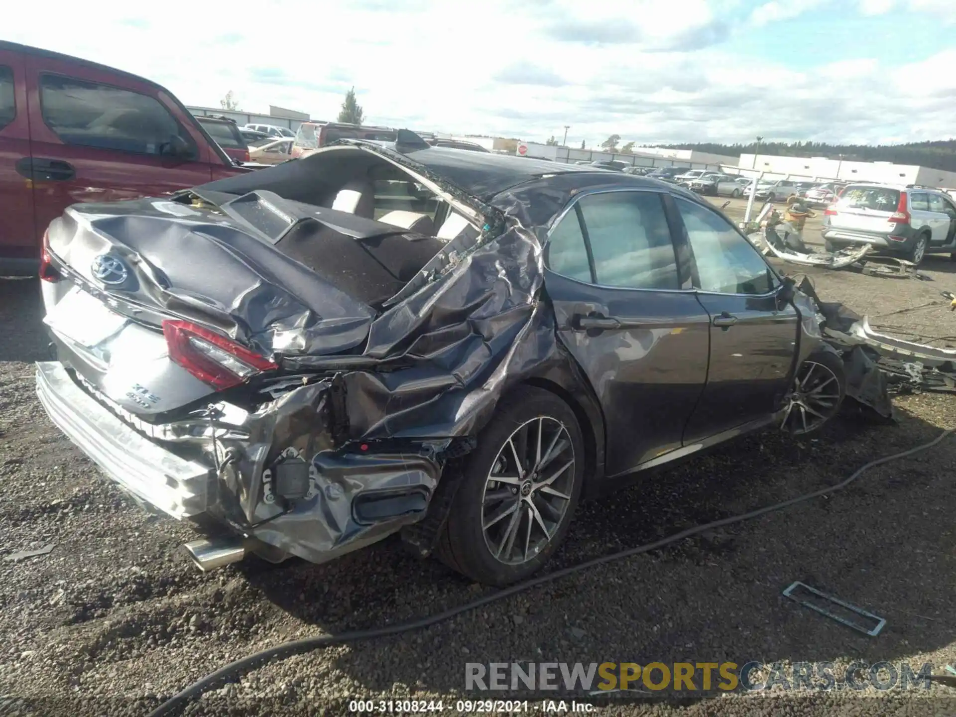 4 Photograph of a damaged car 4T1F11BK6MU042498 TOYOTA CAMRY 2021