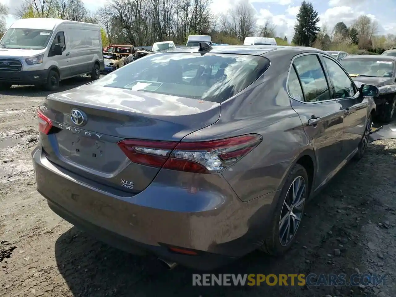 4 Photograph of a damaged car 4T1F11BK8MU028327 TOYOTA CAMRY 2021