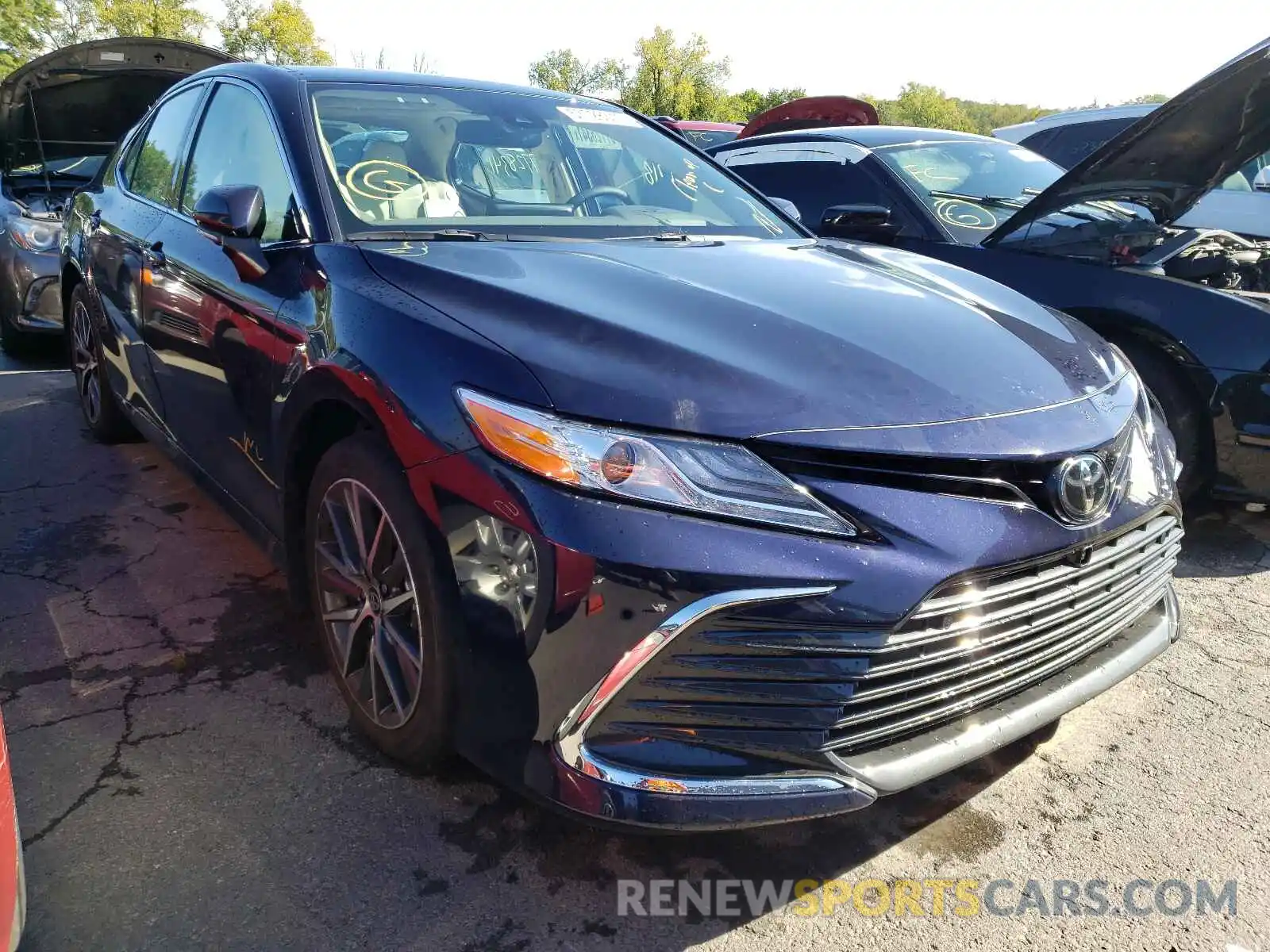 1 Photograph of a damaged car 4T1F11BK9MU040731 TOYOTA CAMRY 2021