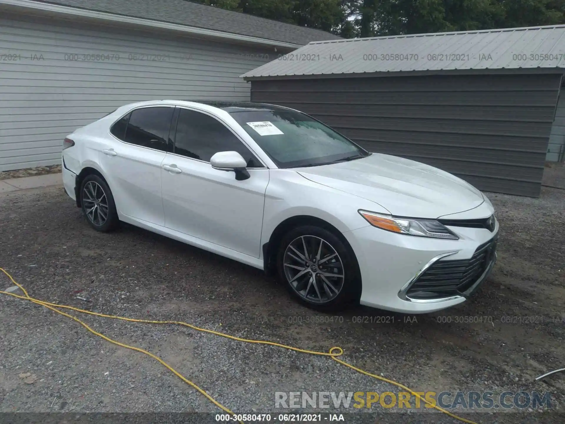 1 Photograph of a damaged car 4T1F11BKXMU033089 TOYOTA CAMRY 2021