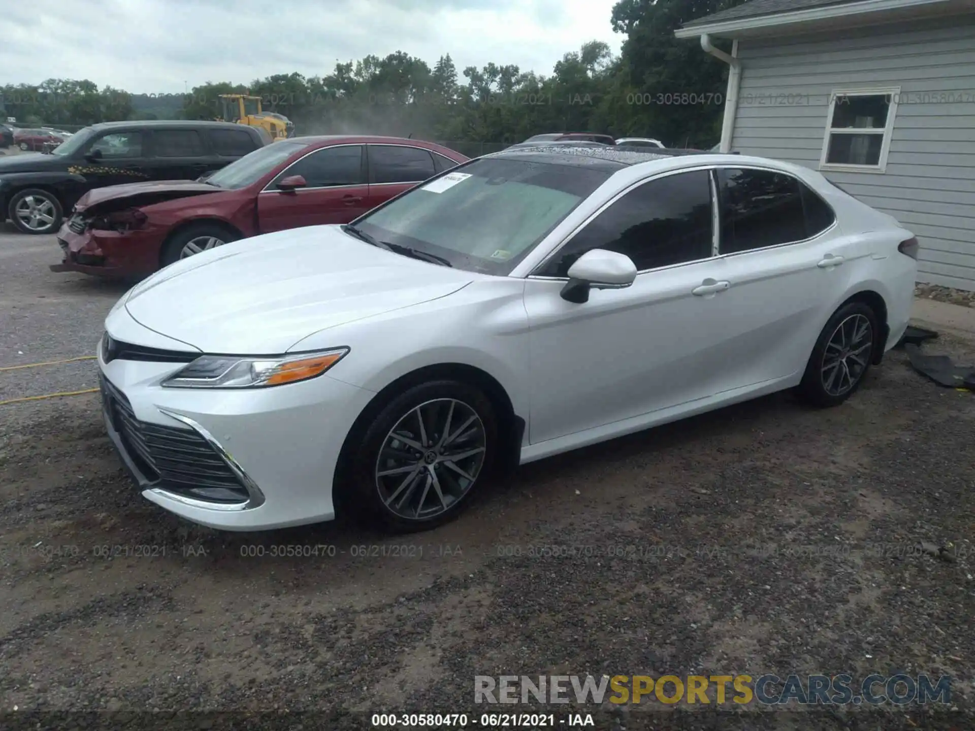 2 Photograph of a damaged car 4T1F11BKXMU033089 TOYOTA CAMRY 2021