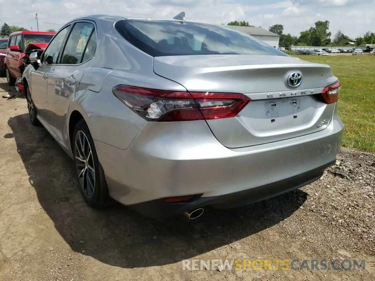 3 Photograph of a damaged car 4T1F31AK0MU552115 TOYOTA CAMRY 2021