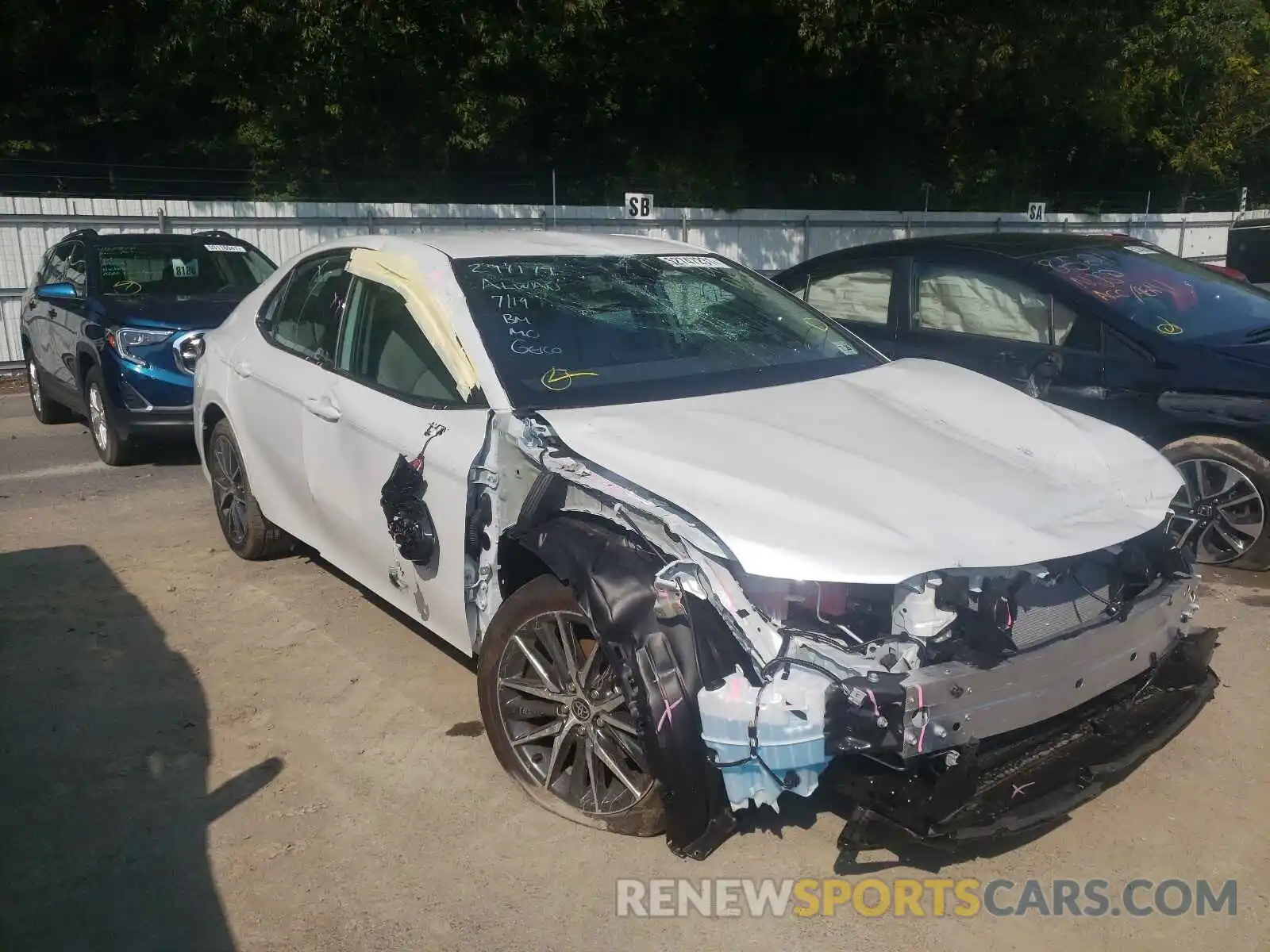 1 Photograph of a damaged car 4T1F31AK0MU561459 TOYOTA CAMRY 2021