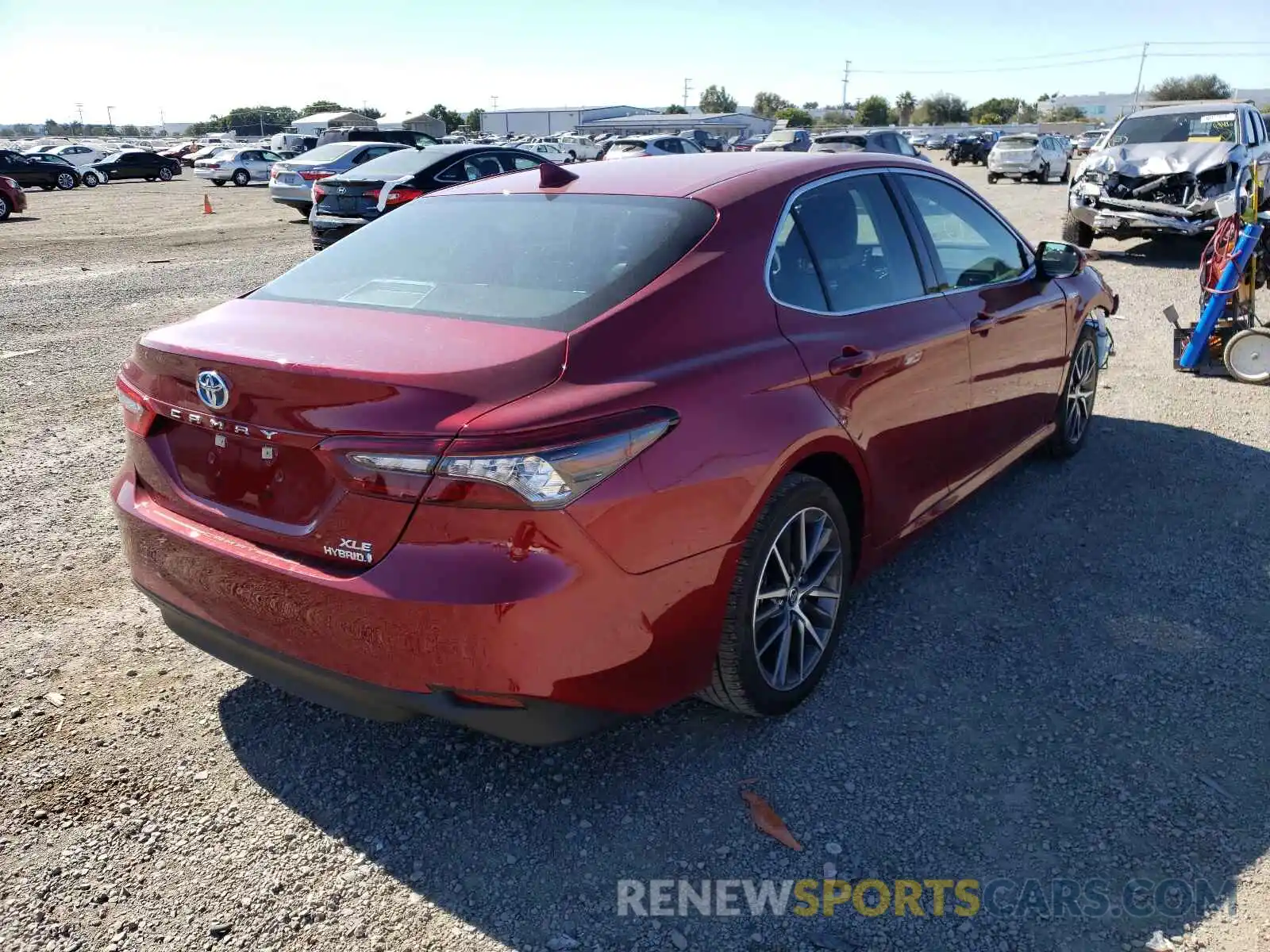 4 Photograph of a damaged car 4T1F31AK2MU550625 TOYOTA CAMRY 2021