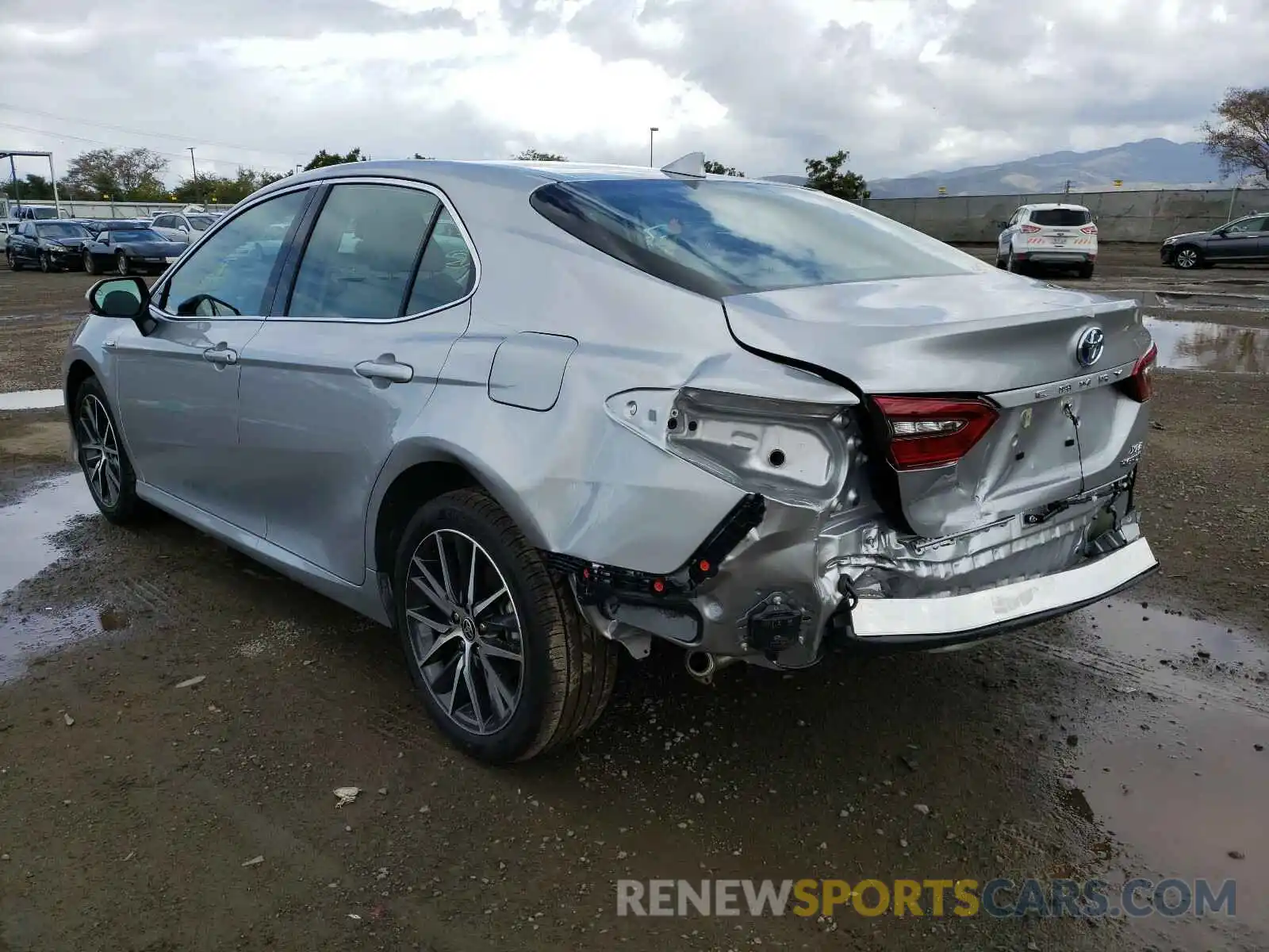 3 Photograph of a damaged car 4T1F31AK2MU550818 TOYOTA CAMRY 2021