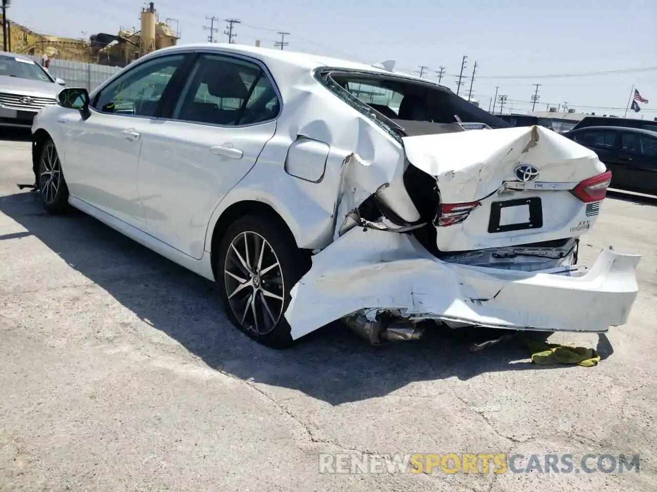 3 Photograph of a damaged car 4T1F31AK3MU021183 TOYOTA CAMRY 2021