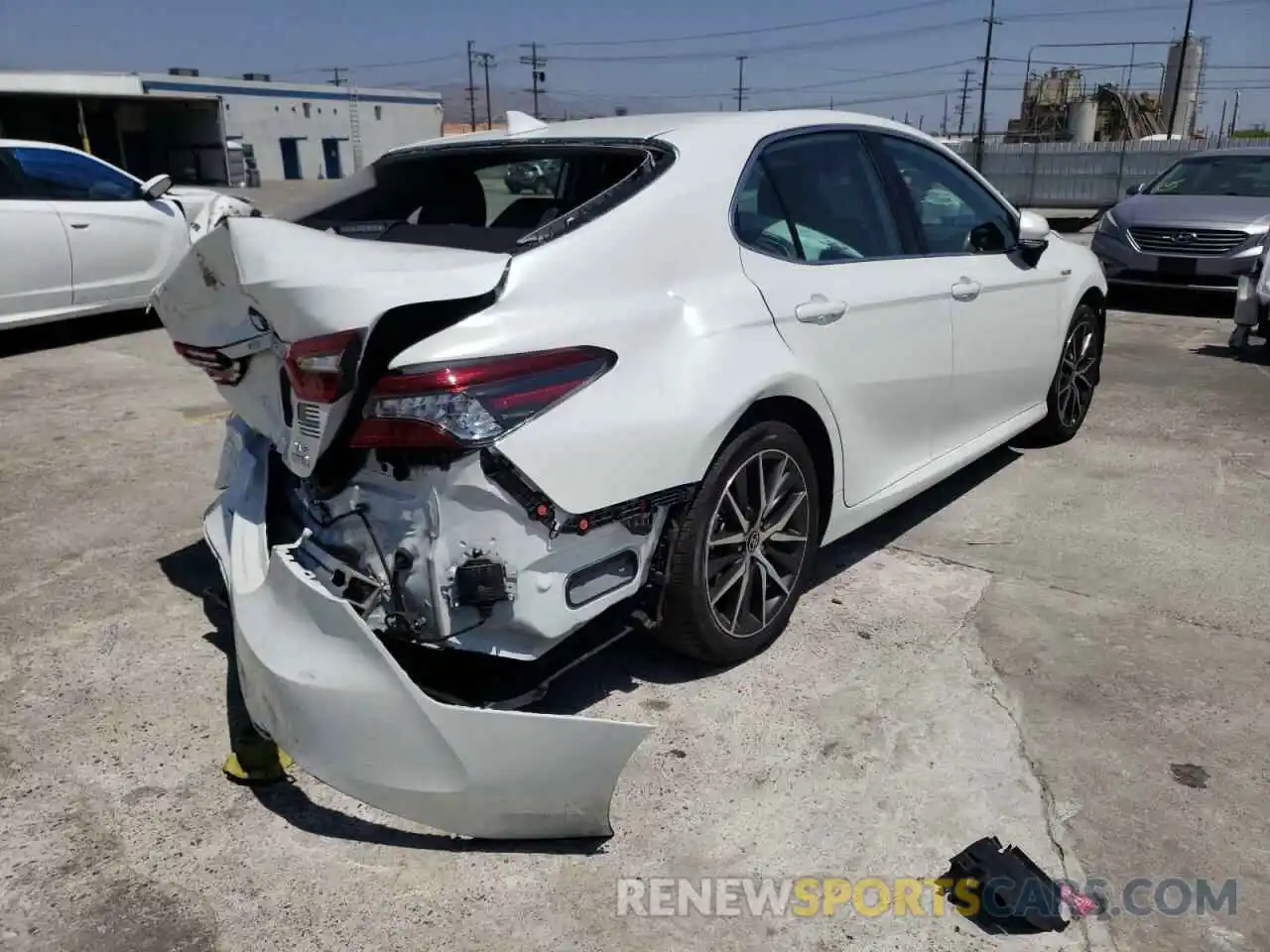 4 Photograph of a damaged car 4T1F31AK3MU021183 TOYOTA CAMRY 2021