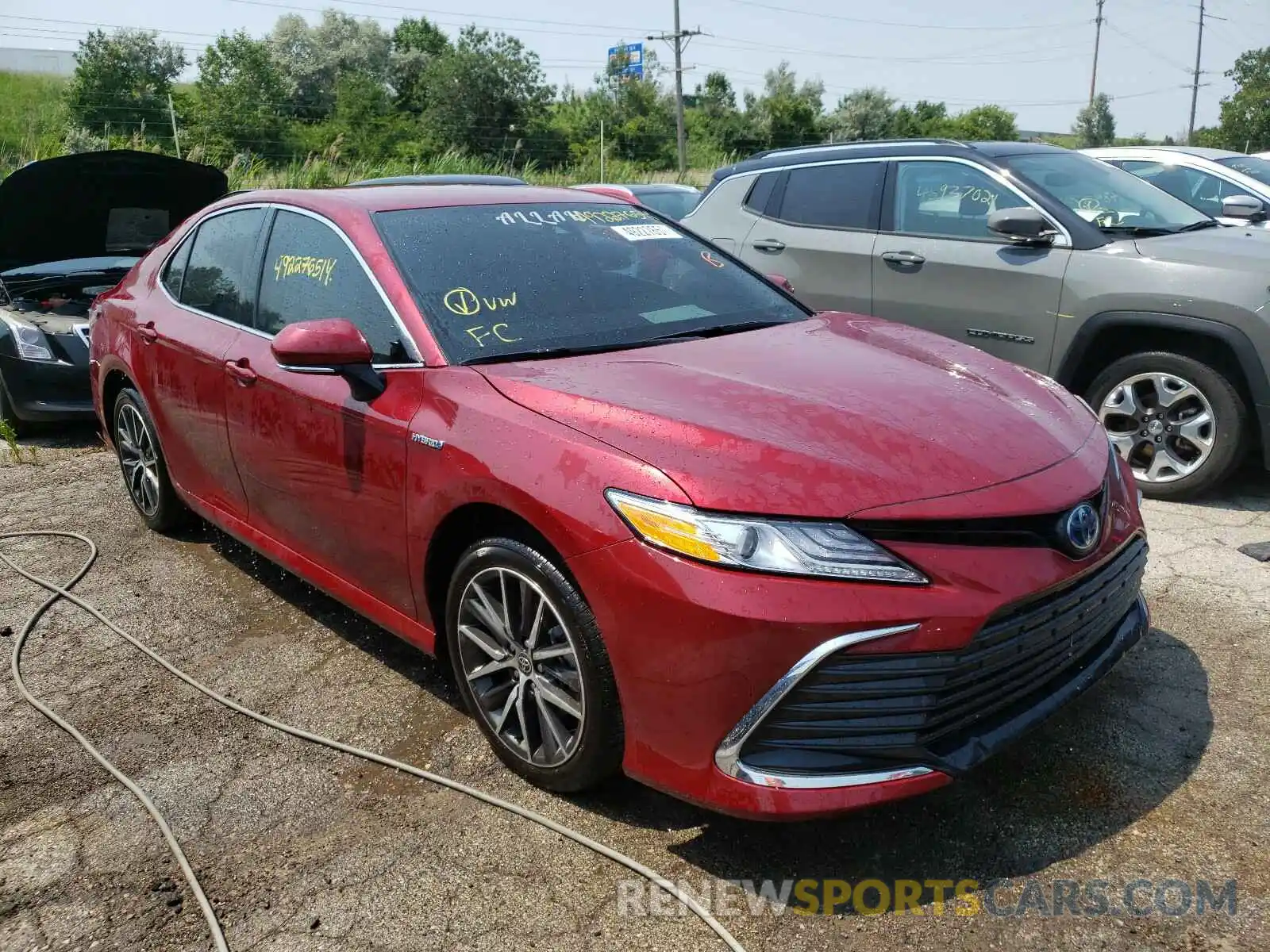 1 Photograph of a damaged car 4T1F31AK4MU021273 TOYOTA CAMRY 2021