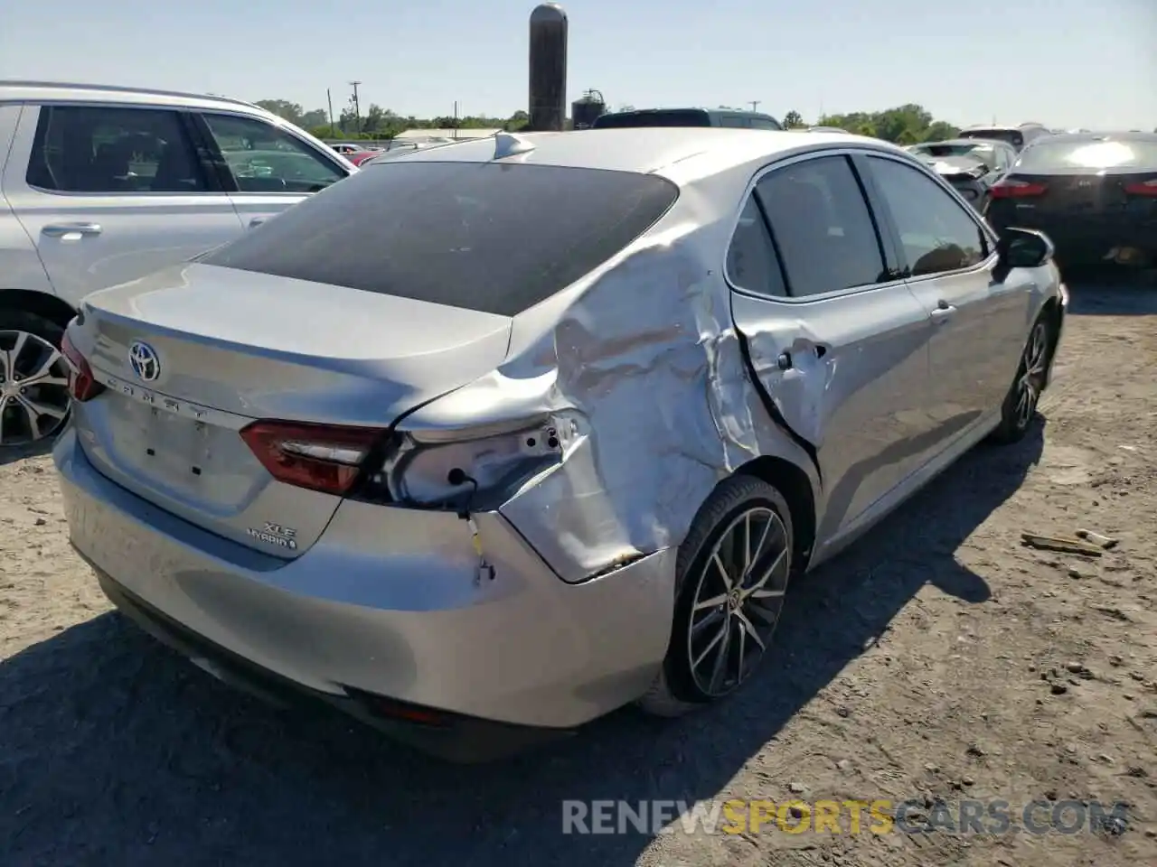 4 Photograph of a damaged car 4T1F31AK4MU022844 TOYOTA CAMRY 2021