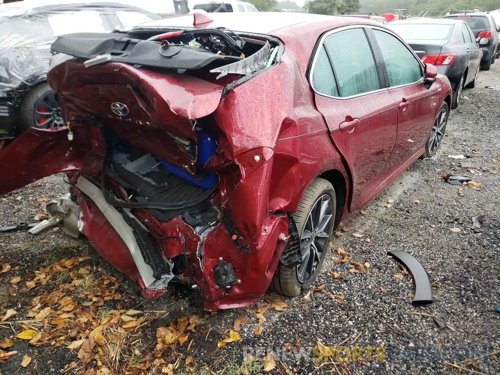 4 Photograph of a damaged car 4T1F31AK4MU548276 TOYOTA CAMRY 2021