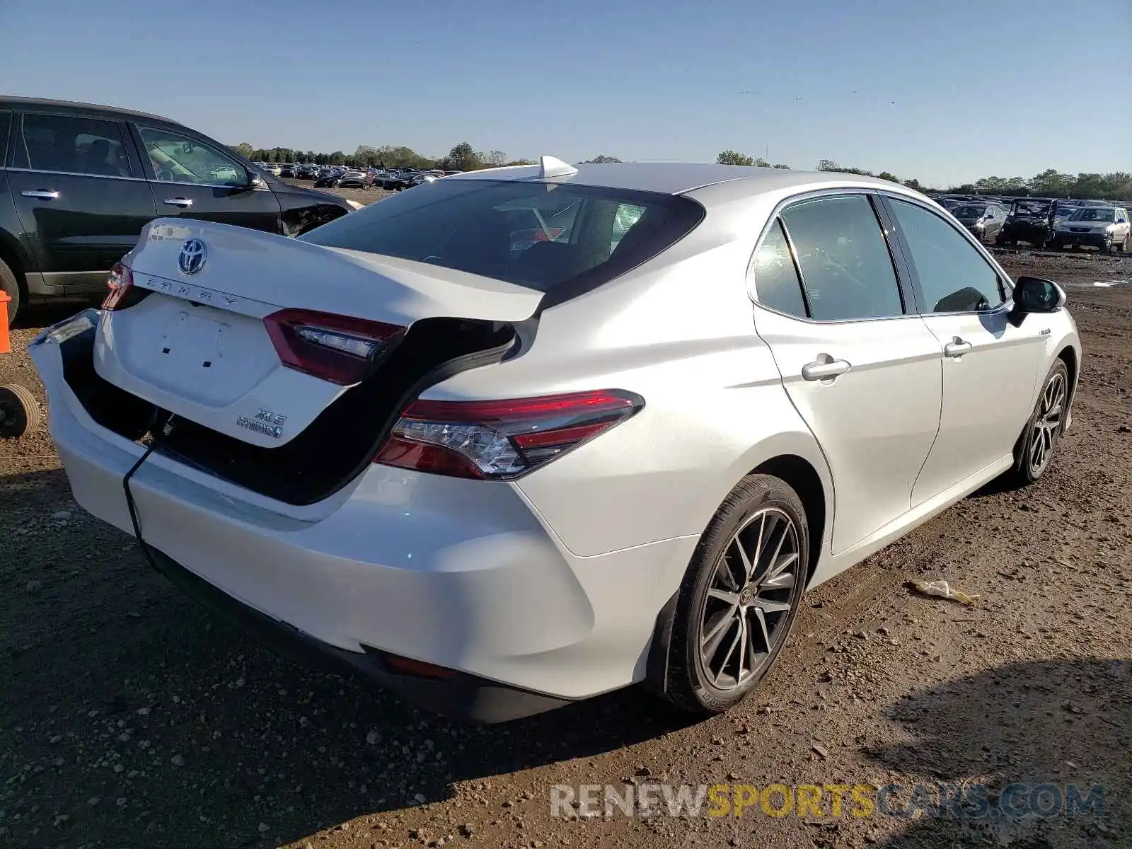 4 Photograph of a damaged car 4T1F31AK5MU027115 TOYOTA CAMRY 2021