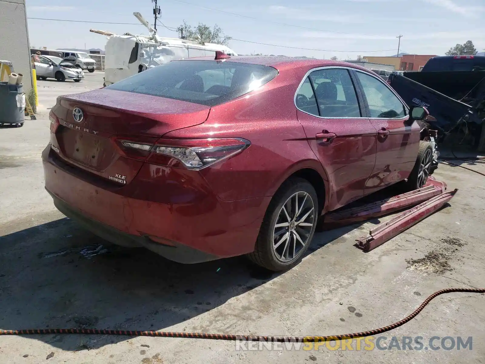 4 Photograph of a damaged car 4T1F31AK5MU548691 TOYOTA CAMRY 2021