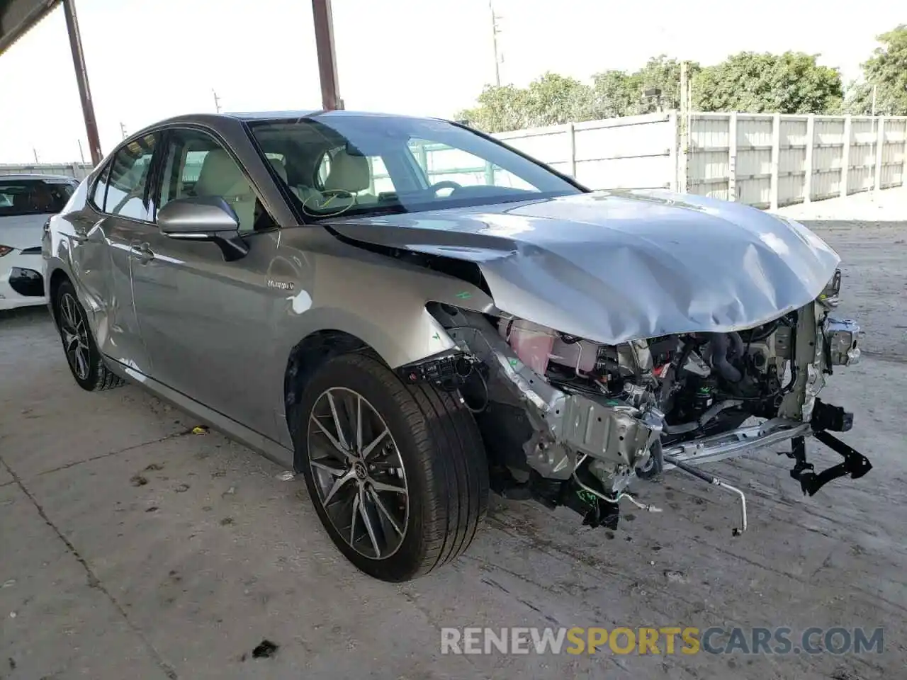 1 Photograph of a damaged car 4T1F31AK6MU031948 TOYOTA CAMRY 2021