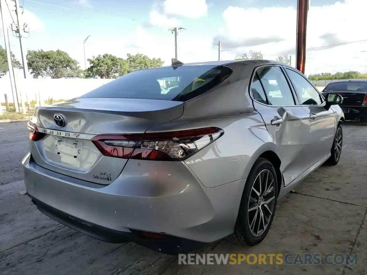 4 Photograph of a damaged car 4T1F31AK6MU031948 TOYOTA CAMRY 2021