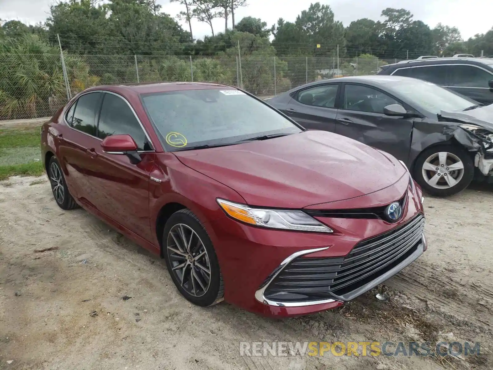 1 Photograph of a damaged car 4T1F31AK6MU556430 TOYOTA CAMRY 2021