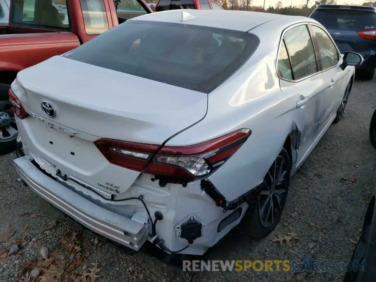 4 Photograph of a damaged car 4T1F31AK6MU559778 TOYOTA CAMRY 2021