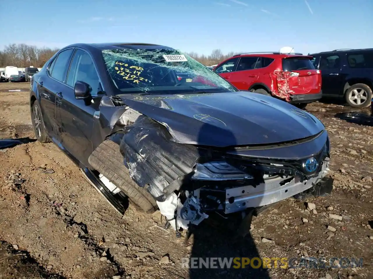 1 Photograph of a damaged car 4T1F31AK6MU560901 TOYOTA CAMRY 2021