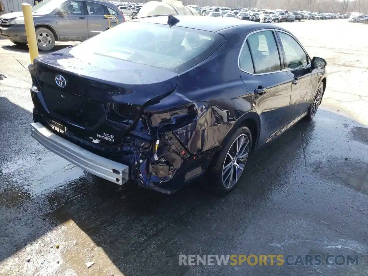 4 Photograph of a damaged car 4T1F31AK6MU567864 TOYOTA CAMRY 2021