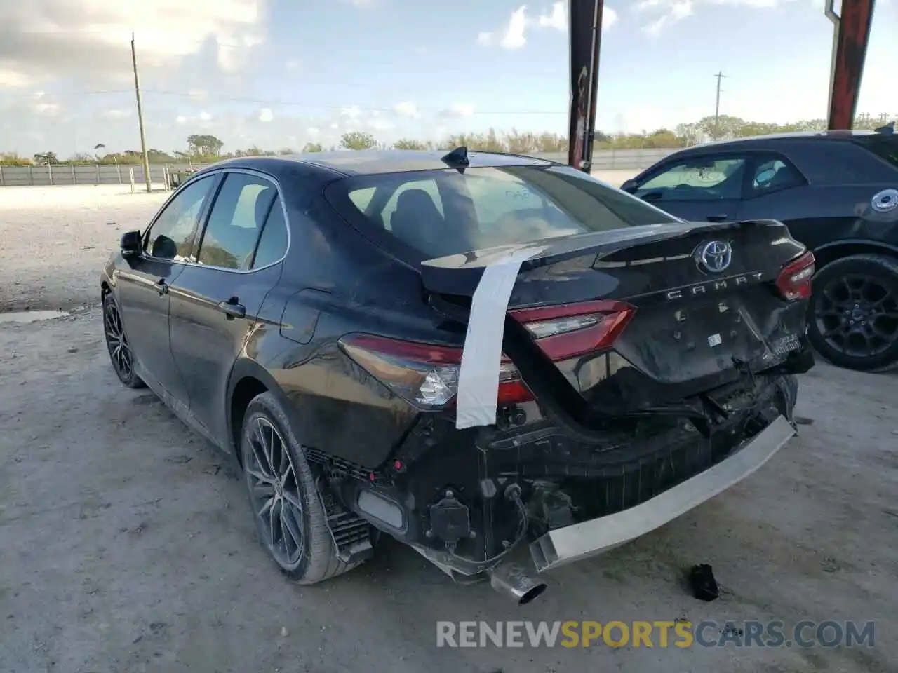 3 Photograph of a damaged car 4T1F31AK7MU561538 TOYOTA CAMRY 2021