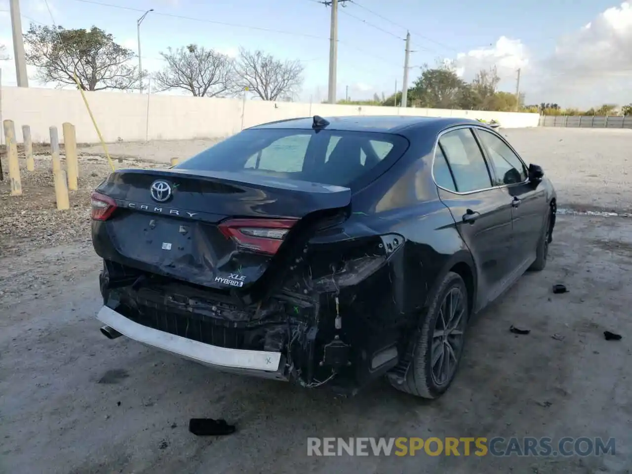 4 Photograph of a damaged car 4T1F31AK7MU561538 TOYOTA CAMRY 2021