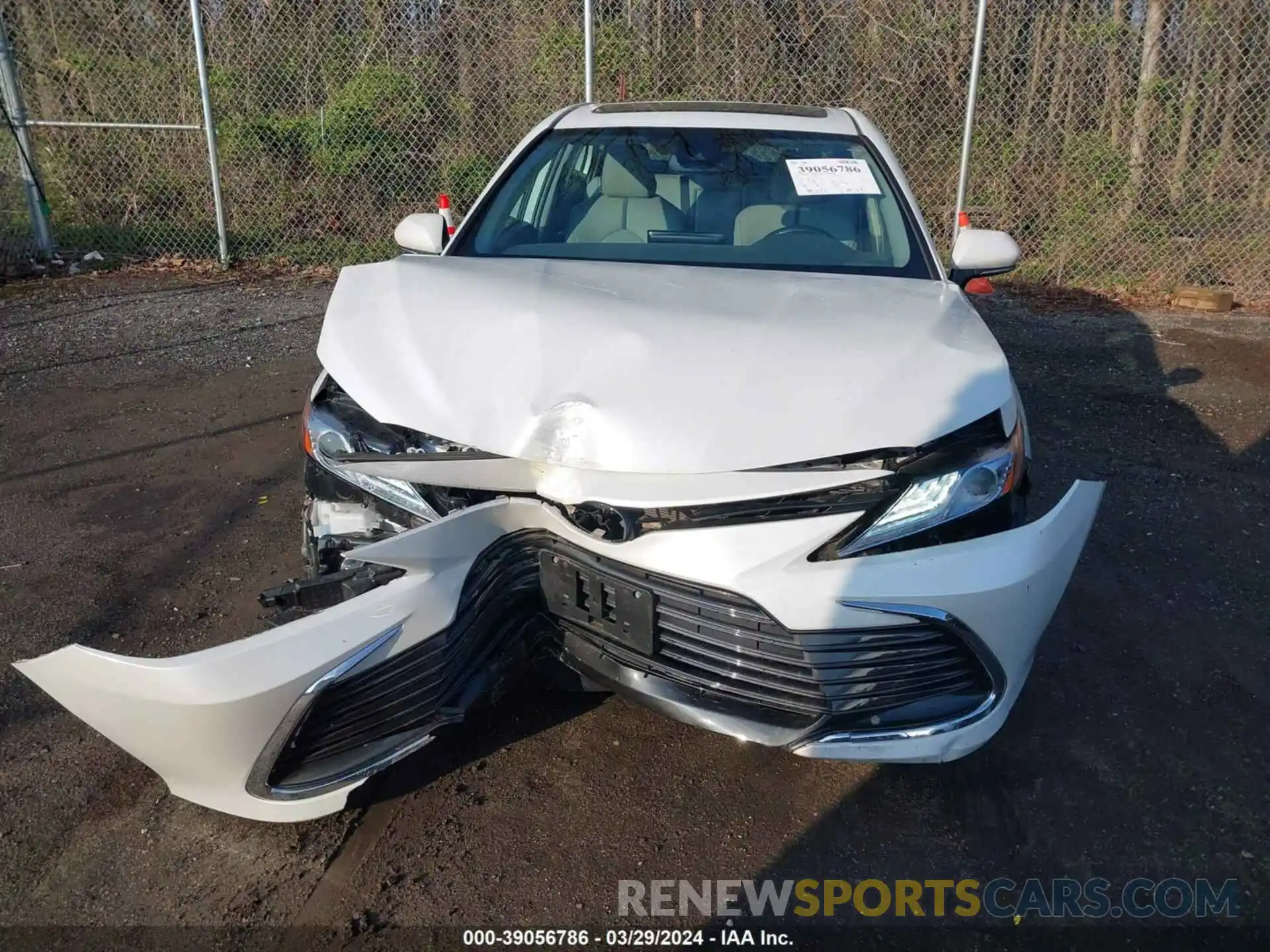 12 Photograph of a damaged car 4T1F31AK9MU560150 TOYOTA CAMRY 2021