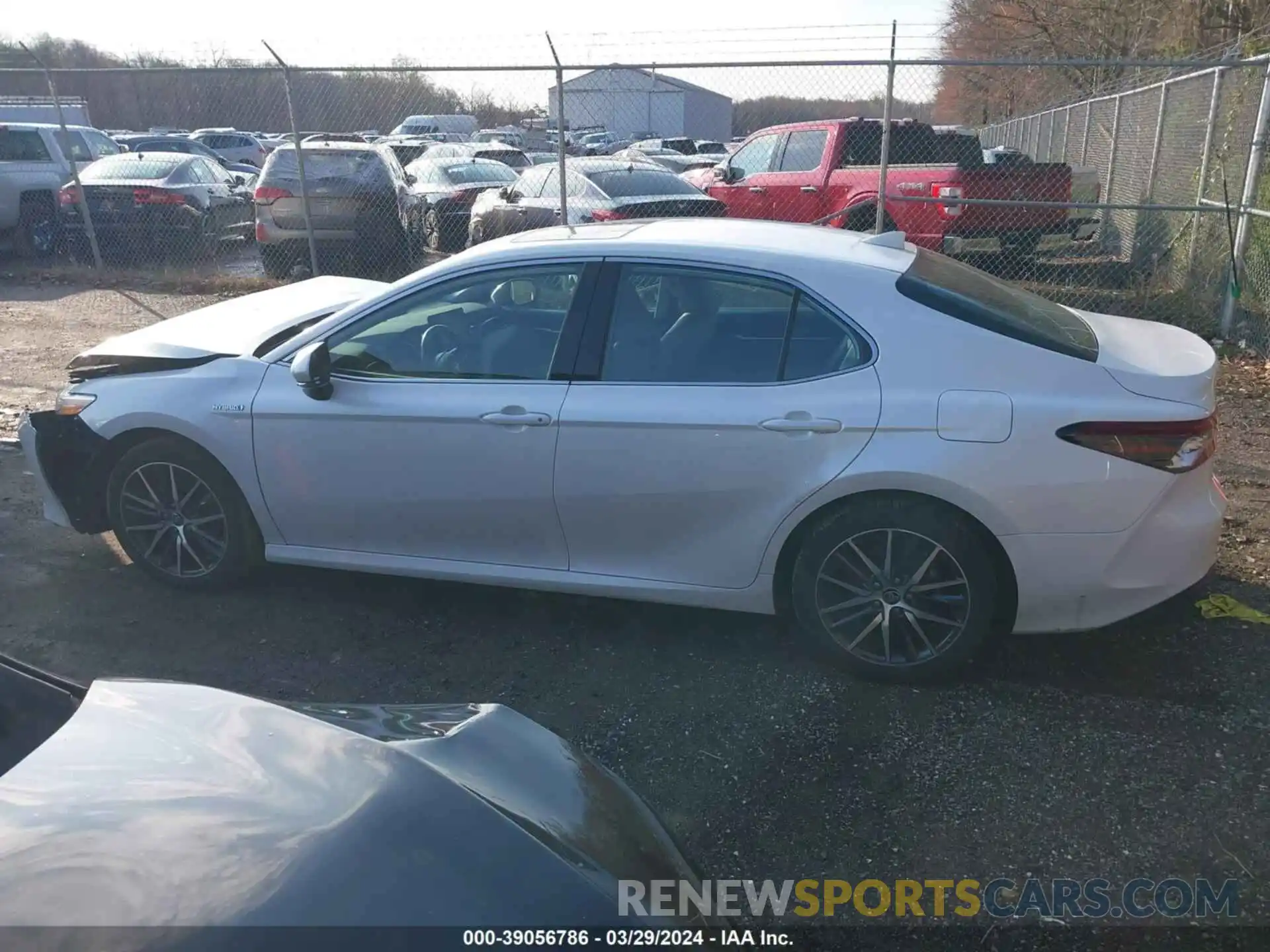 14 Photograph of a damaged car 4T1F31AK9MU560150 TOYOTA CAMRY 2021