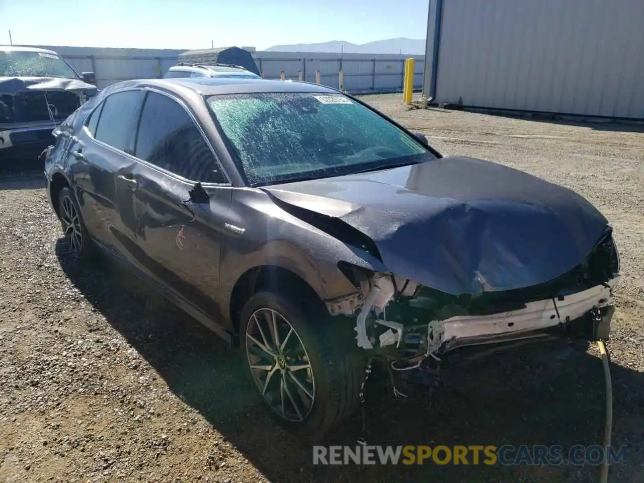 1 Photograph of a damaged car 4T1F31AK9MU569673 TOYOTA CAMRY 2021