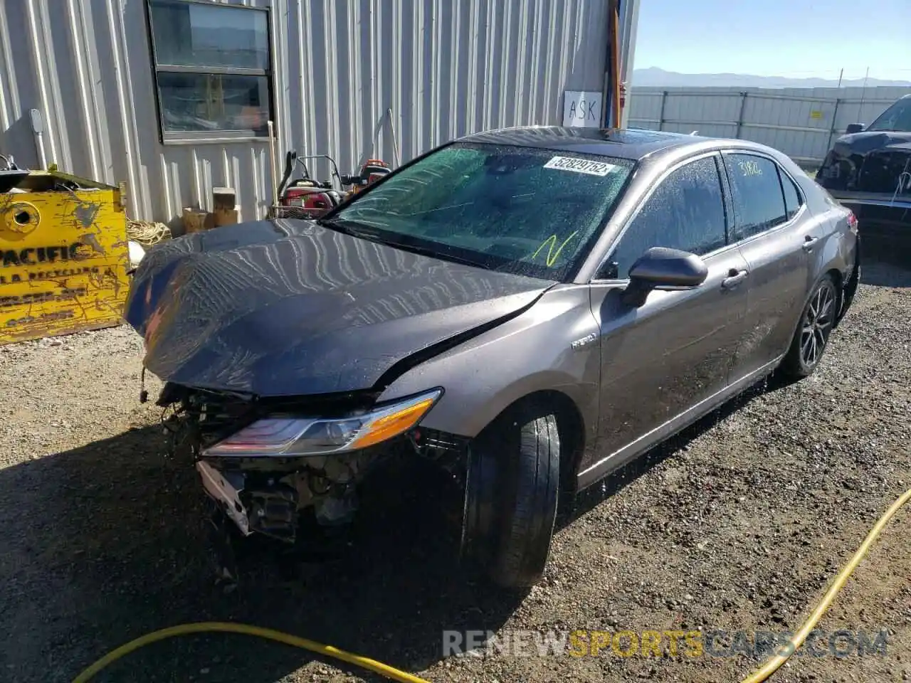 2 Photograph of a damaged car 4T1F31AK9MU569673 TOYOTA CAMRY 2021