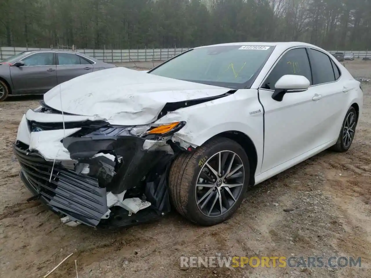 2 Photograph of a damaged car 4T1F31AKXMU031676 TOYOTA CAMRY 2021