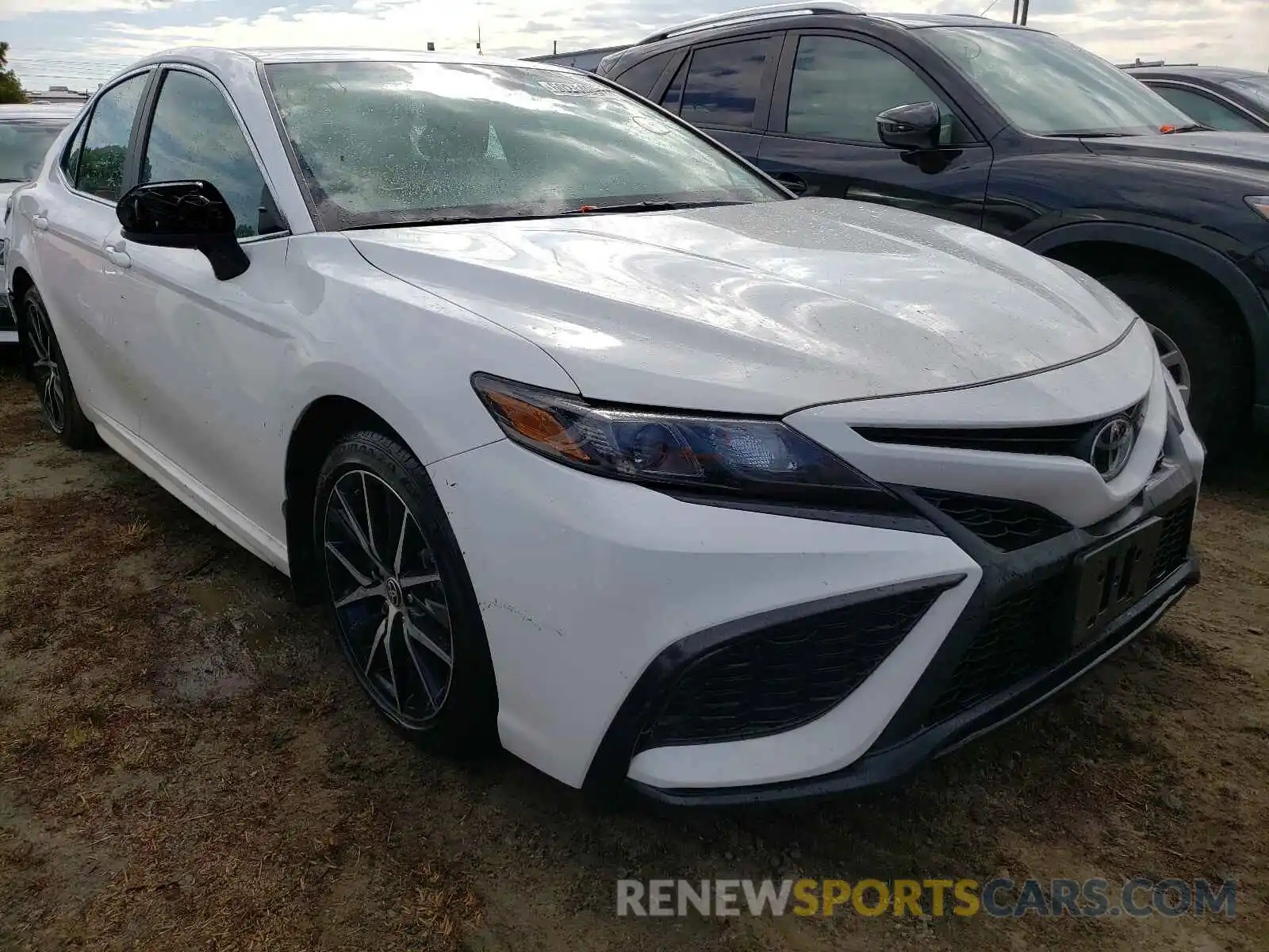 1 Photograph of a damaged car 4T1G11AK0MU410020 TOYOTA CAMRY 2021