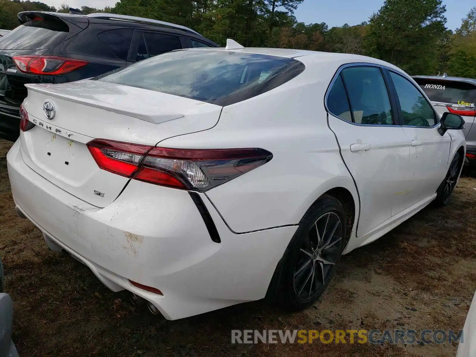 4 Photograph of a damaged car 4T1G11AK0MU410020 TOYOTA CAMRY 2021