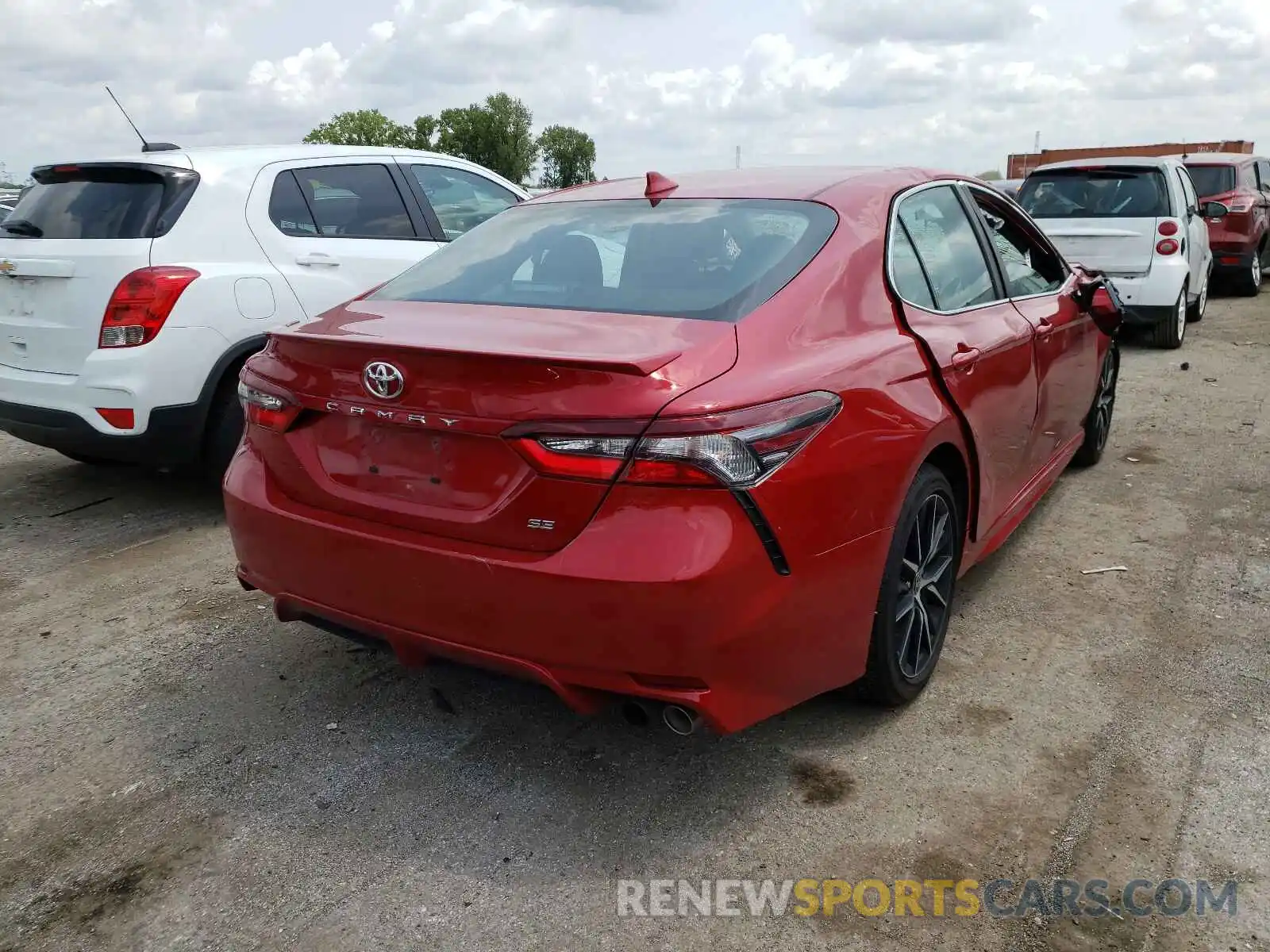 4 Photograph of a damaged car 4T1G11AK0MU412155 TOYOTA CAMRY 2021