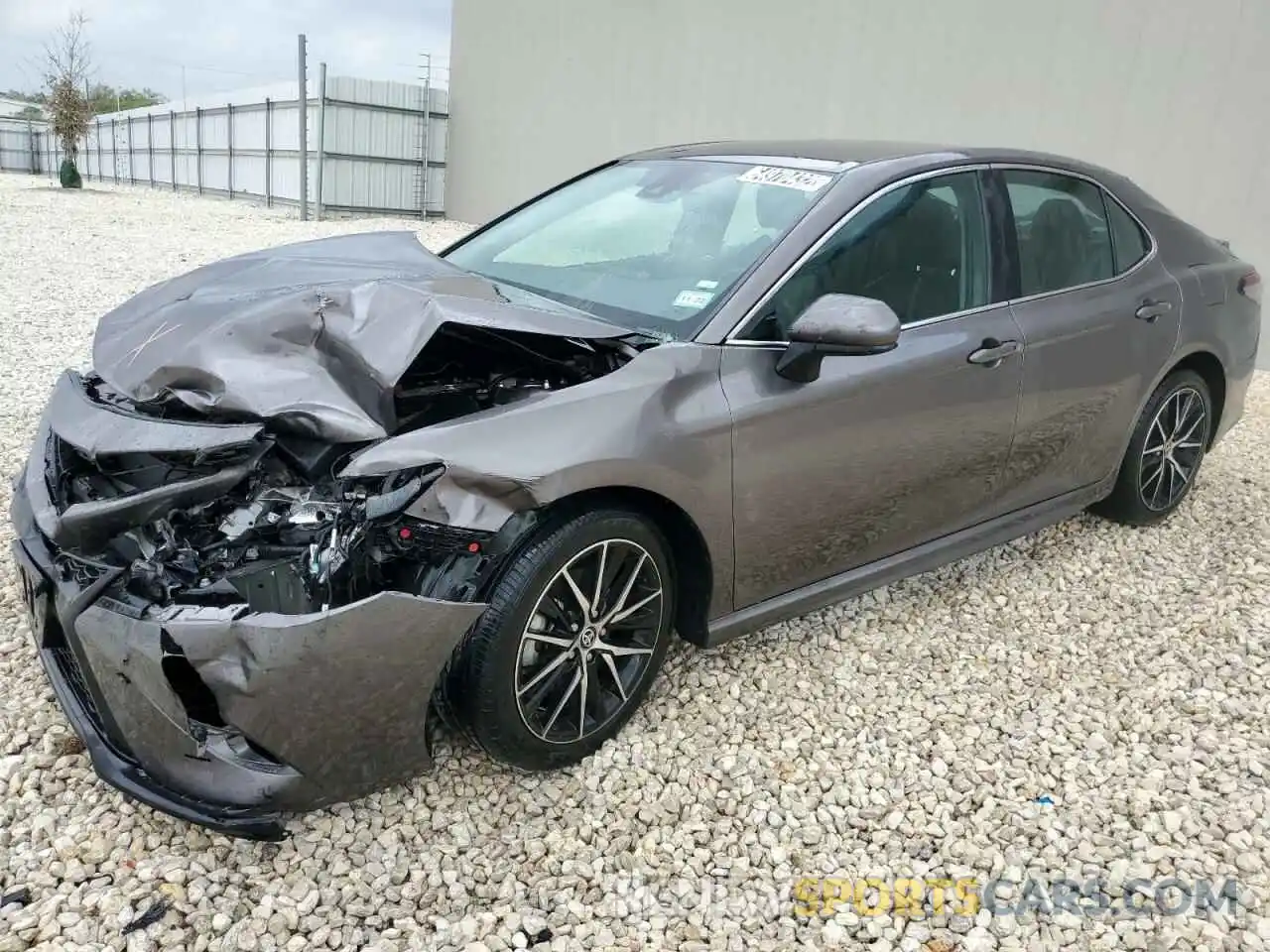 1 Photograph of a damaged car 4T1G11AK0MU414987 TOYOTA CAMRY 2021