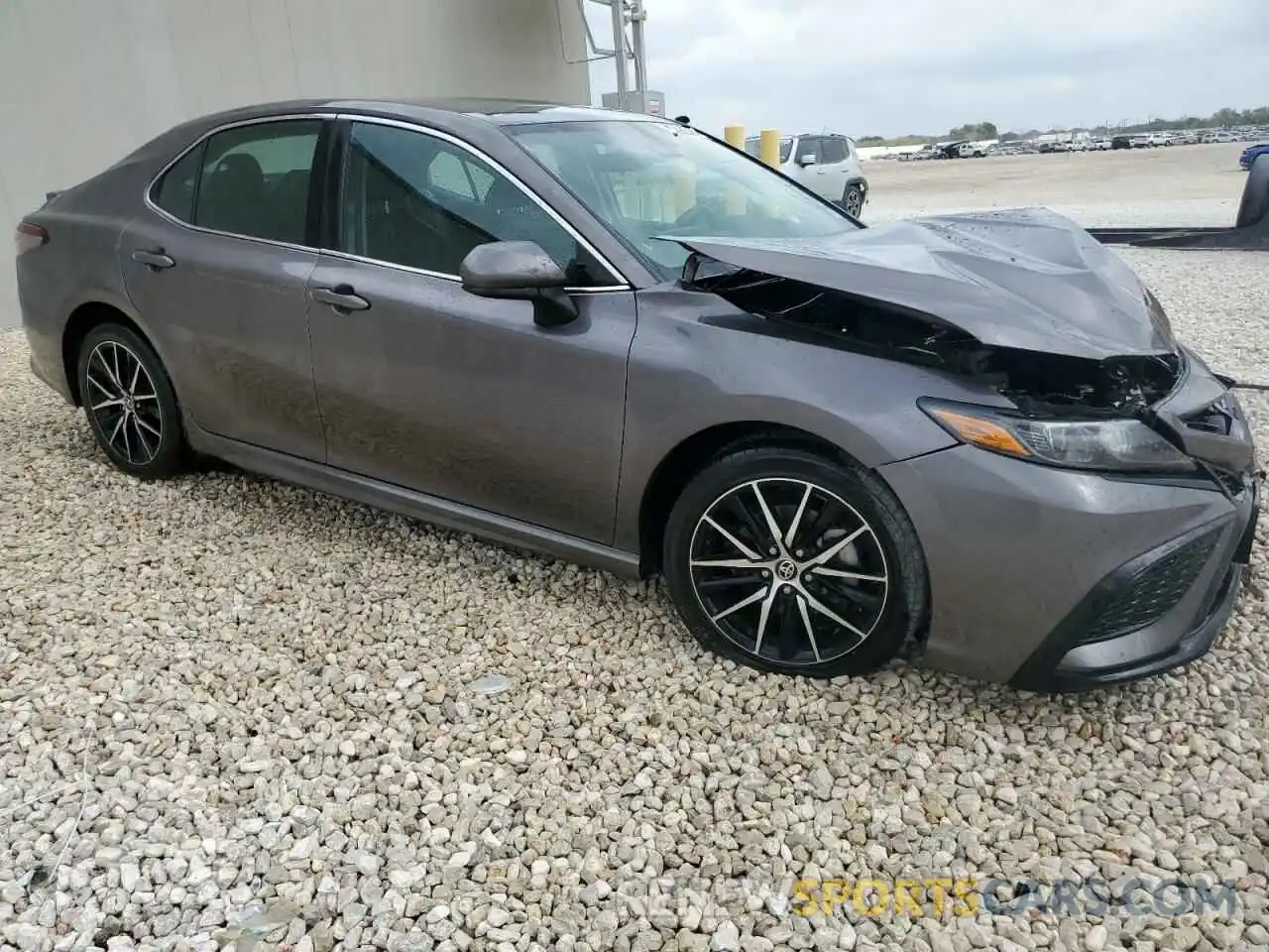 4 Photograph of a damaged car 4T1G11AK0MU414987 TOYOTA CAMRY 2021