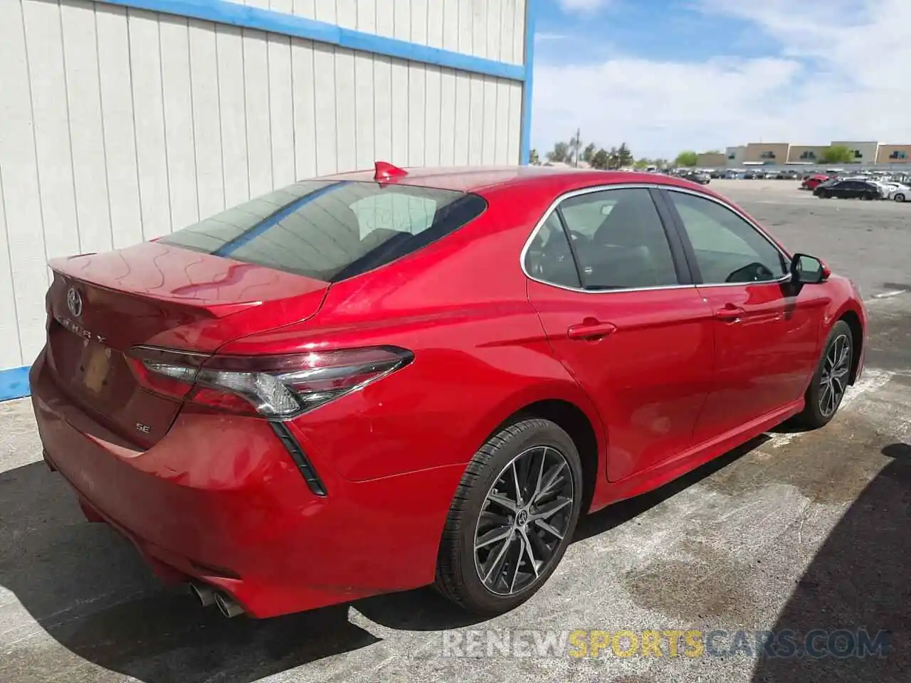 4 Photograph of a damaged car 4T1G11AK0MU415461 TOYOTA CAMRY 2021