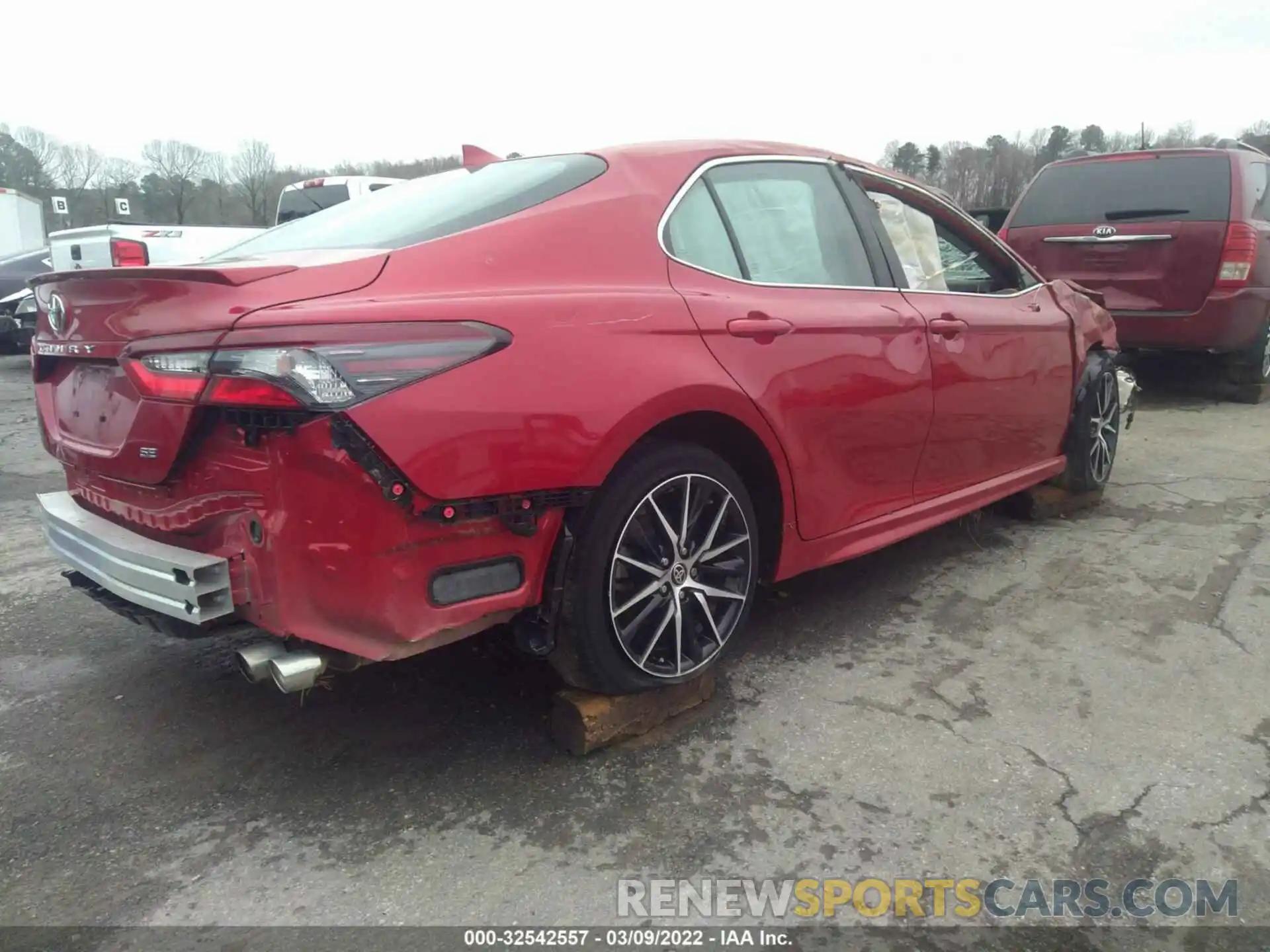 4 Фотография поврежденного автомобиля 4T1G11AK0MU438738 TOYOTA CAMRY 2021