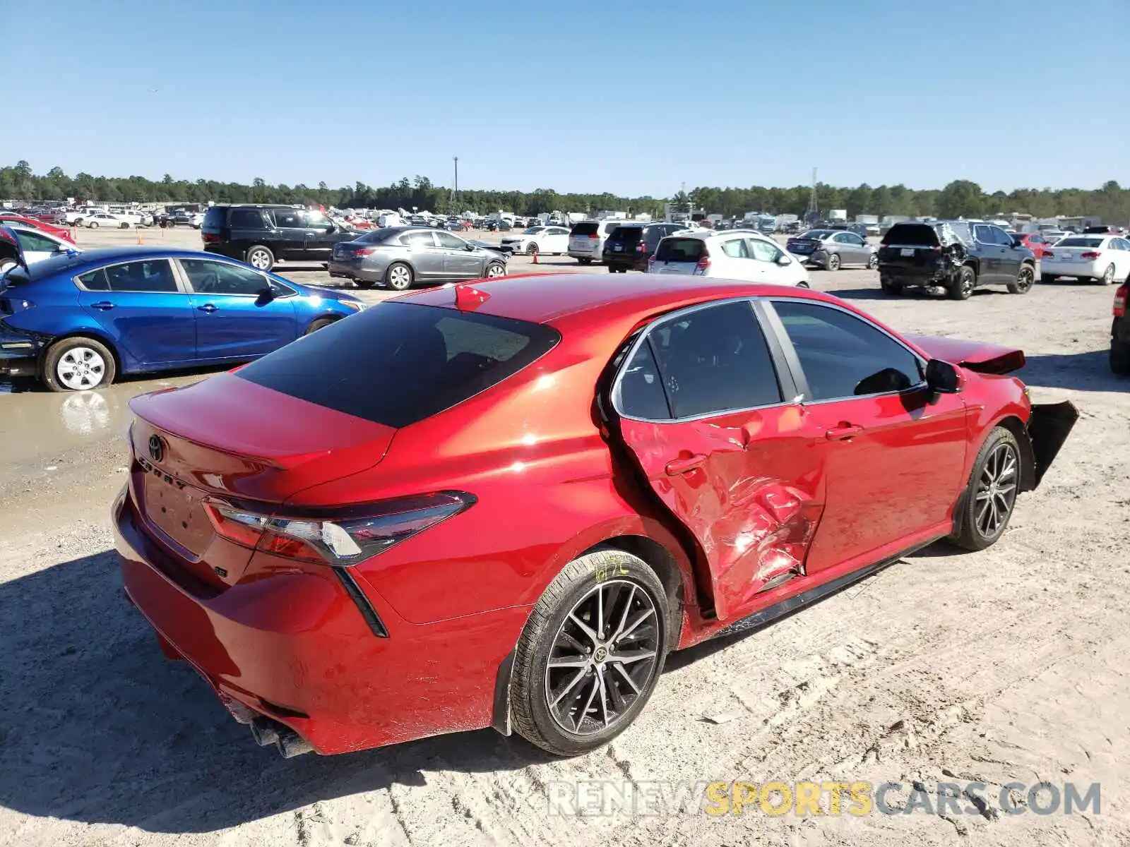 4 Photograph of a damaged car 4T1G11AK0MU440912 TOYOTA CAMRY 2021