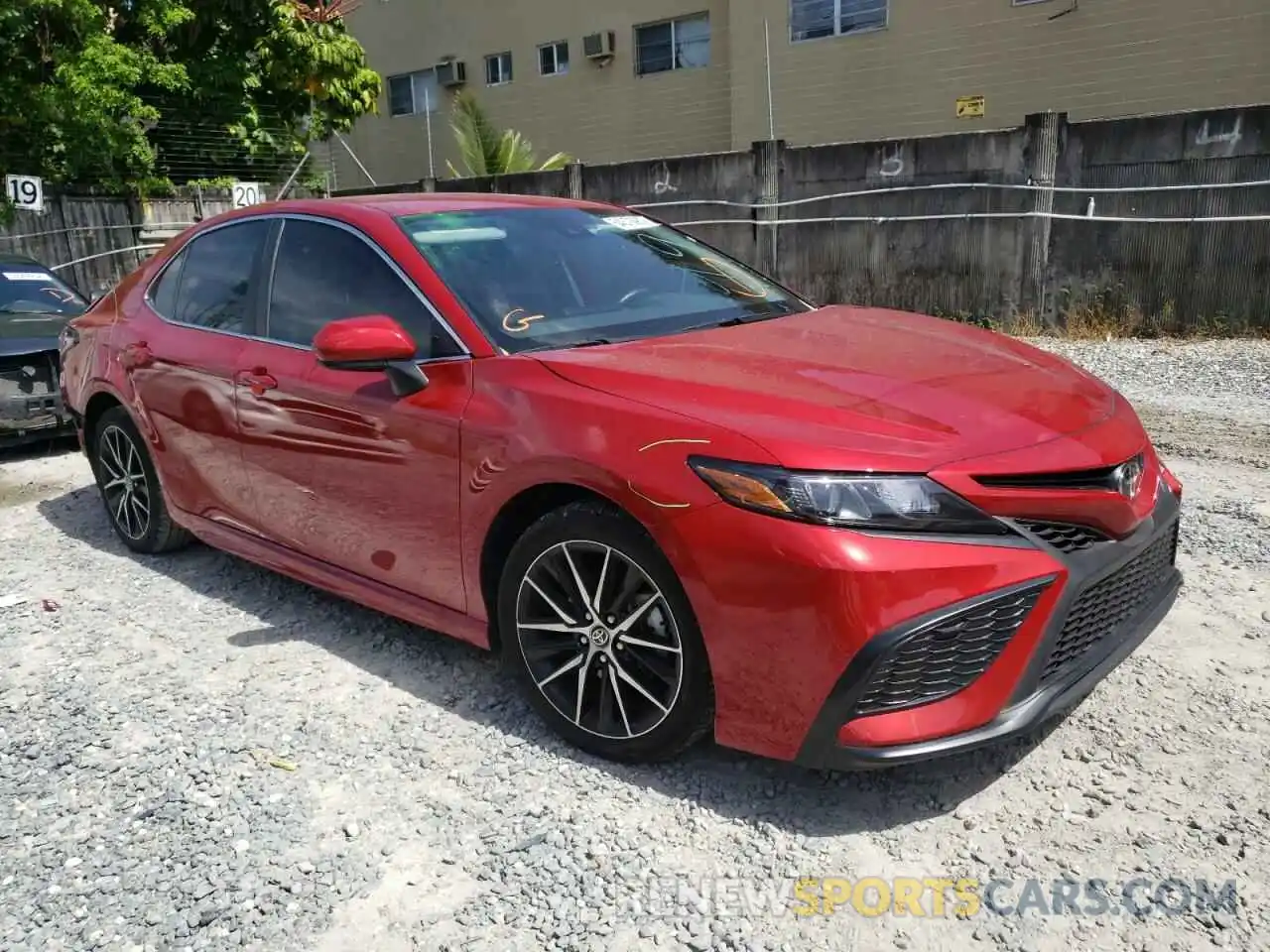 1 Photograph of a damaged car 4T1G11AK0MU459198 TOYOTA CAMRY 2021