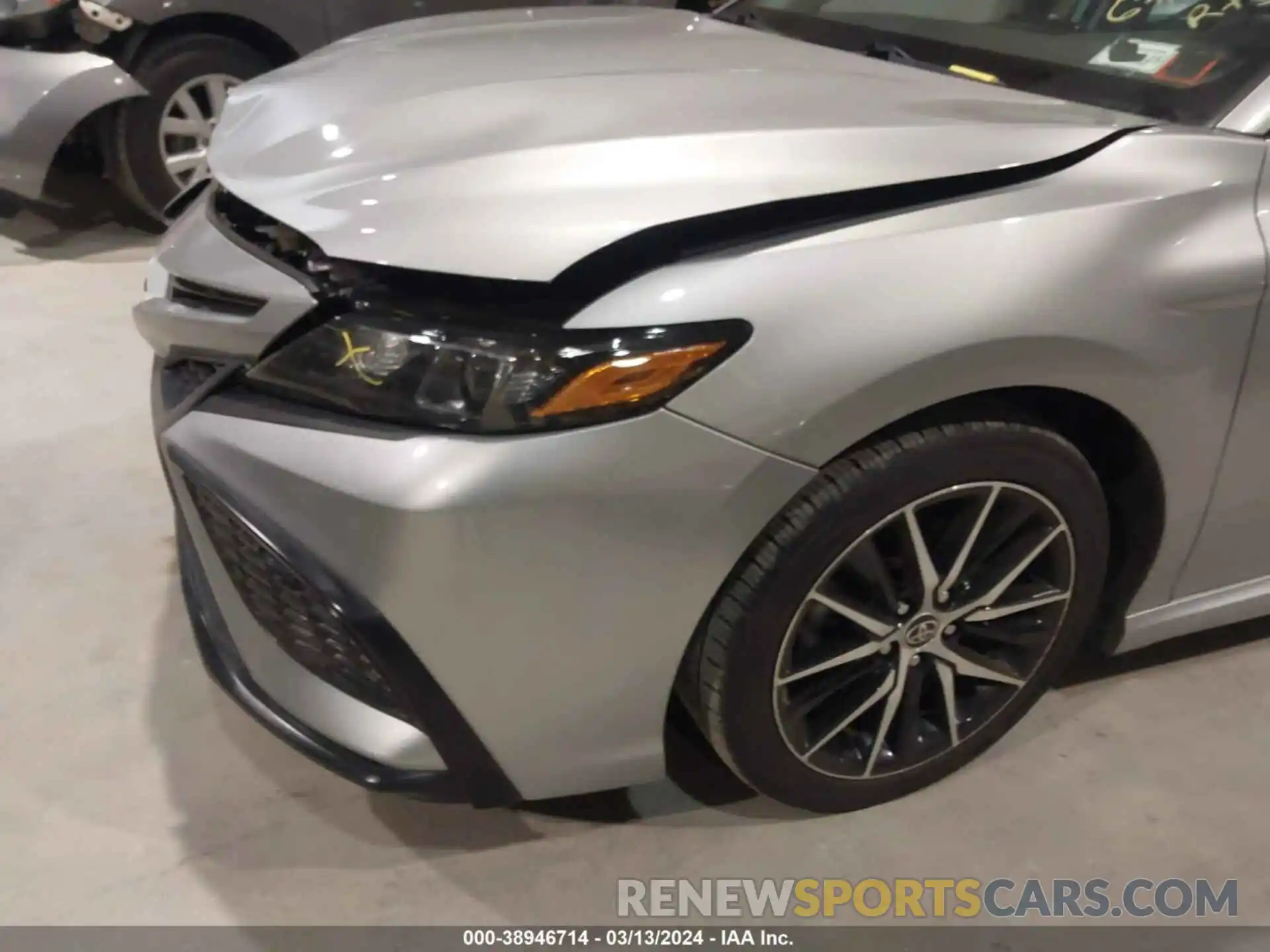 17 Photograph of a damaged car 4T1G11AK0MU464157 TOYOTA CAMRY 2021