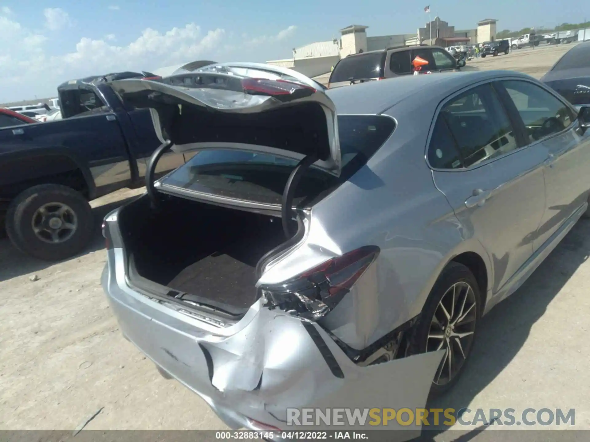 6 Photograph of a damaged car 4T1G11AK0MU467544 TOYOTA CAMRY 2021