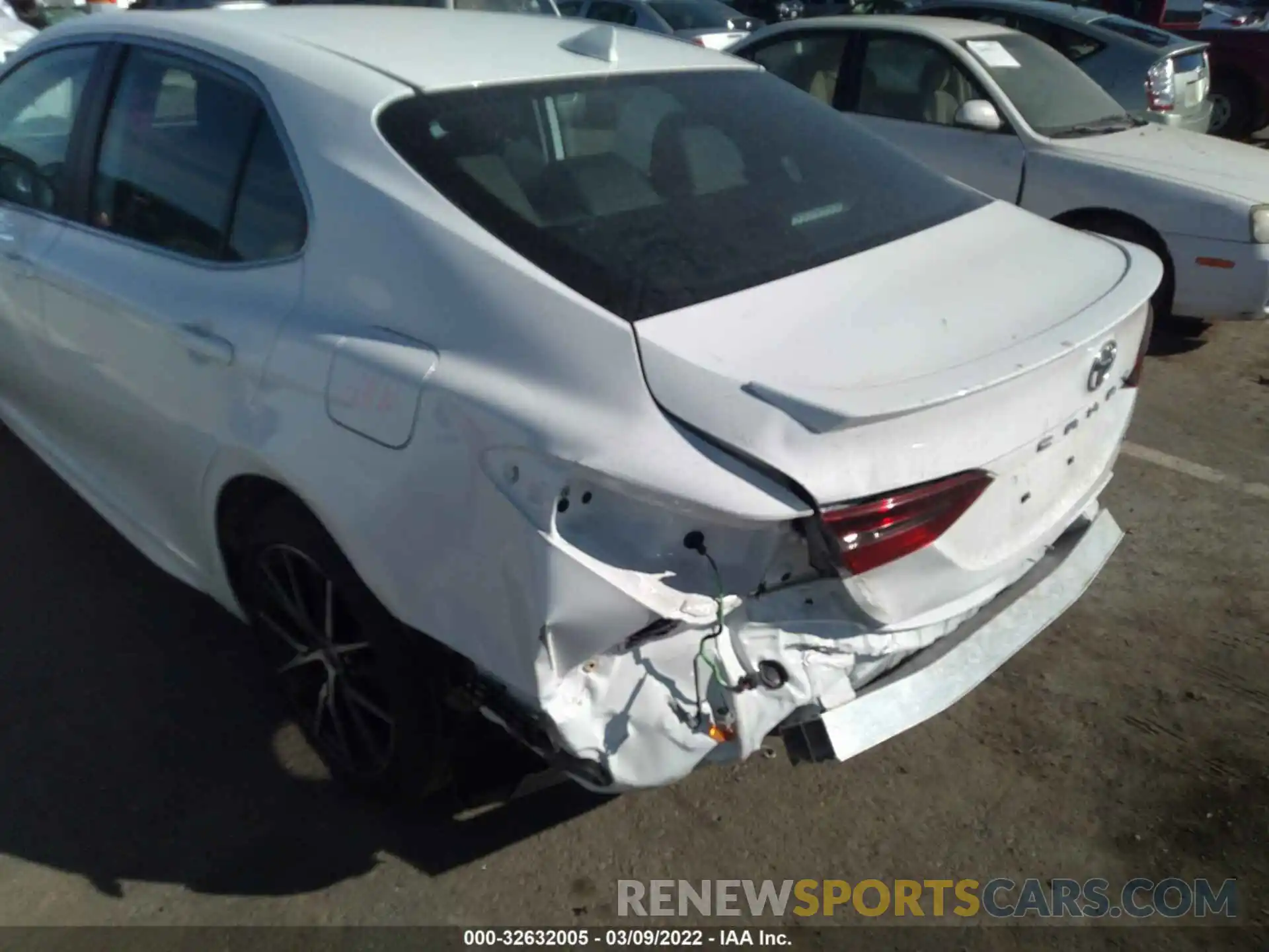 6 Photograph of a damaged car 4T1G11AK0MU469522 TOYOTA CAMRY 2021